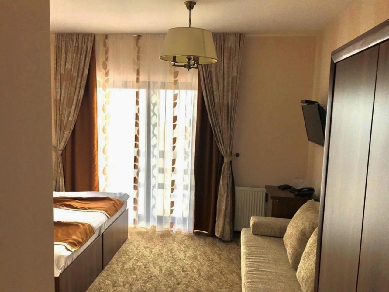 Superior Double or Twin Room with Mountain View photo 3