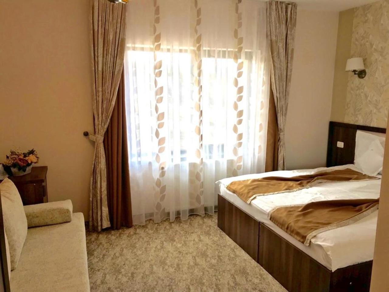 Superior Double or Twin Room with Mountain View photo 2