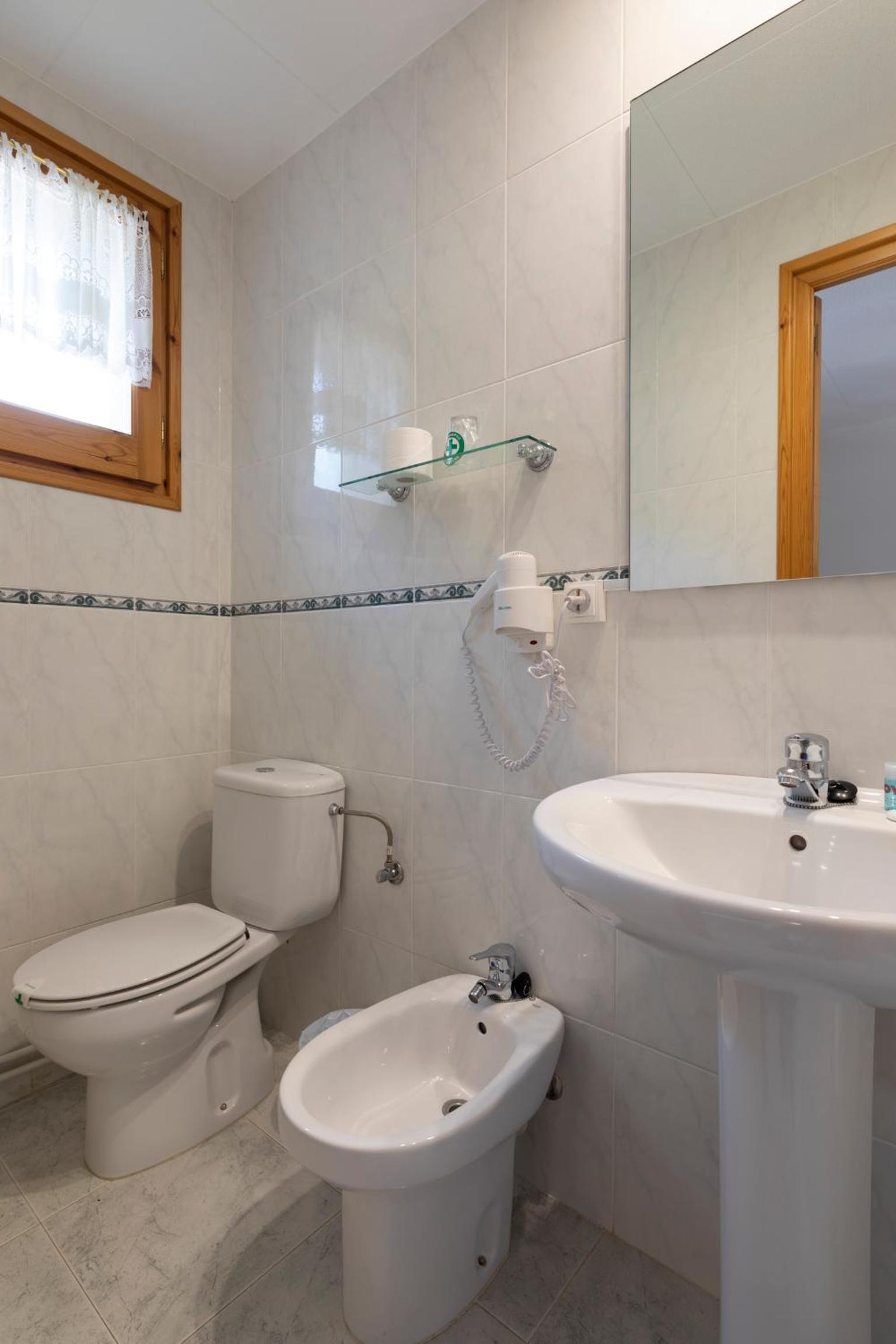 Single Room photo 3