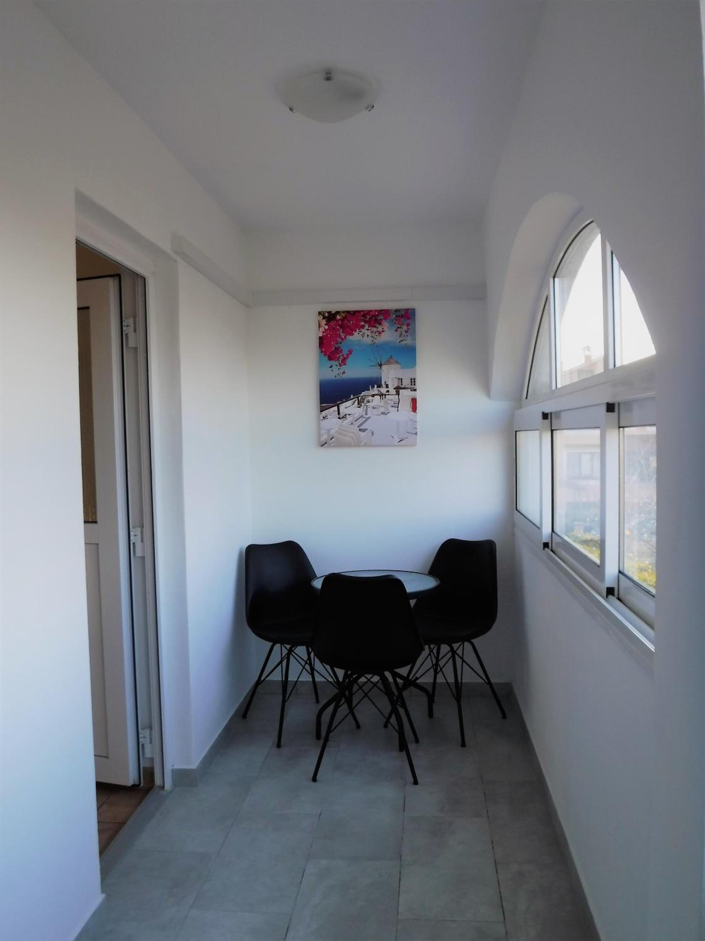 Studio with Balcony photo 2