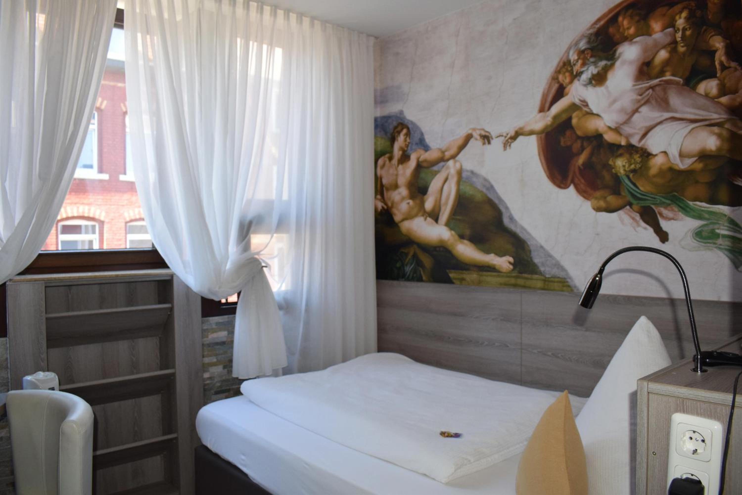 Single Room photo 2