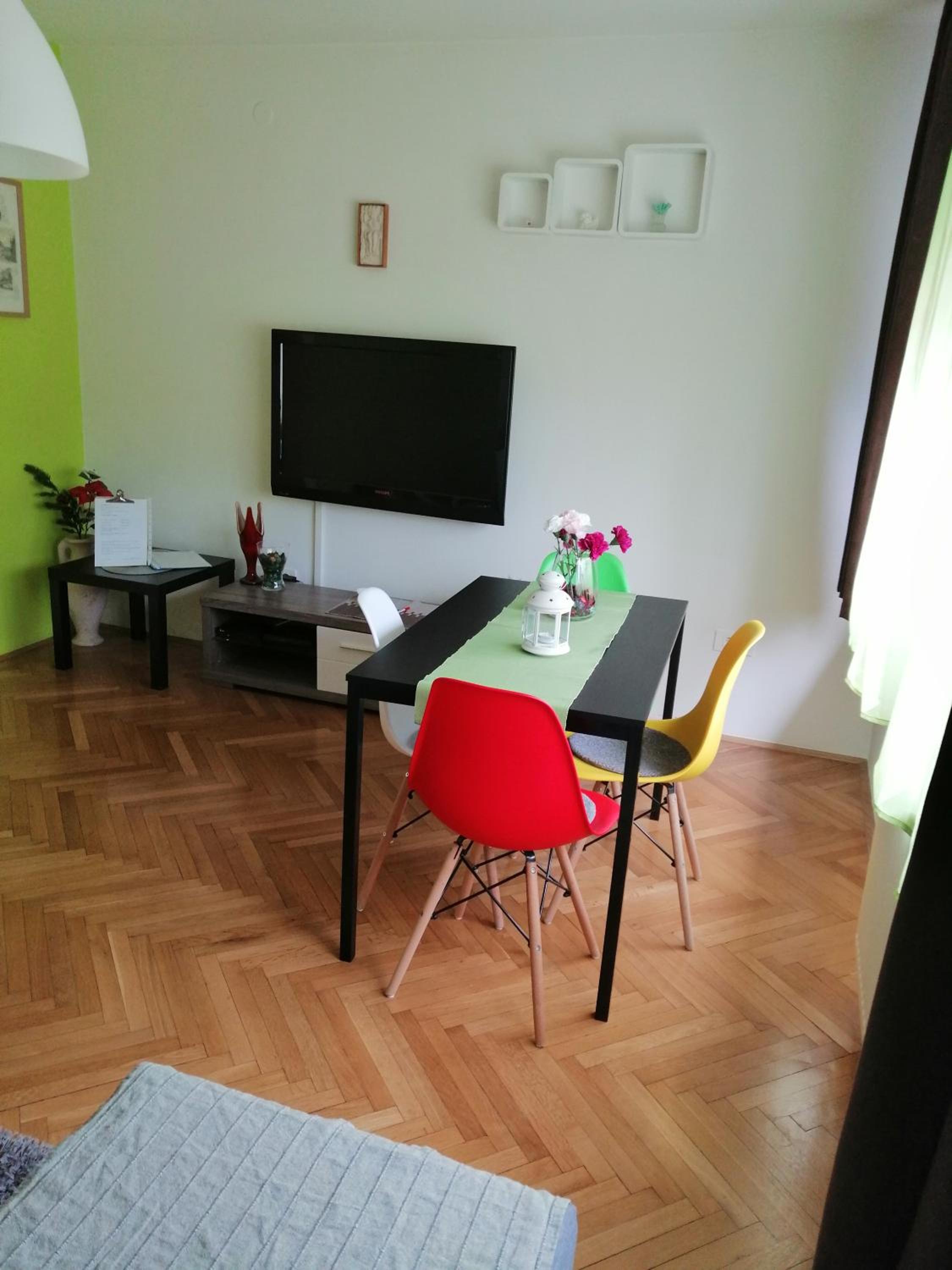 One-Bedroom Apartment - Photo 38