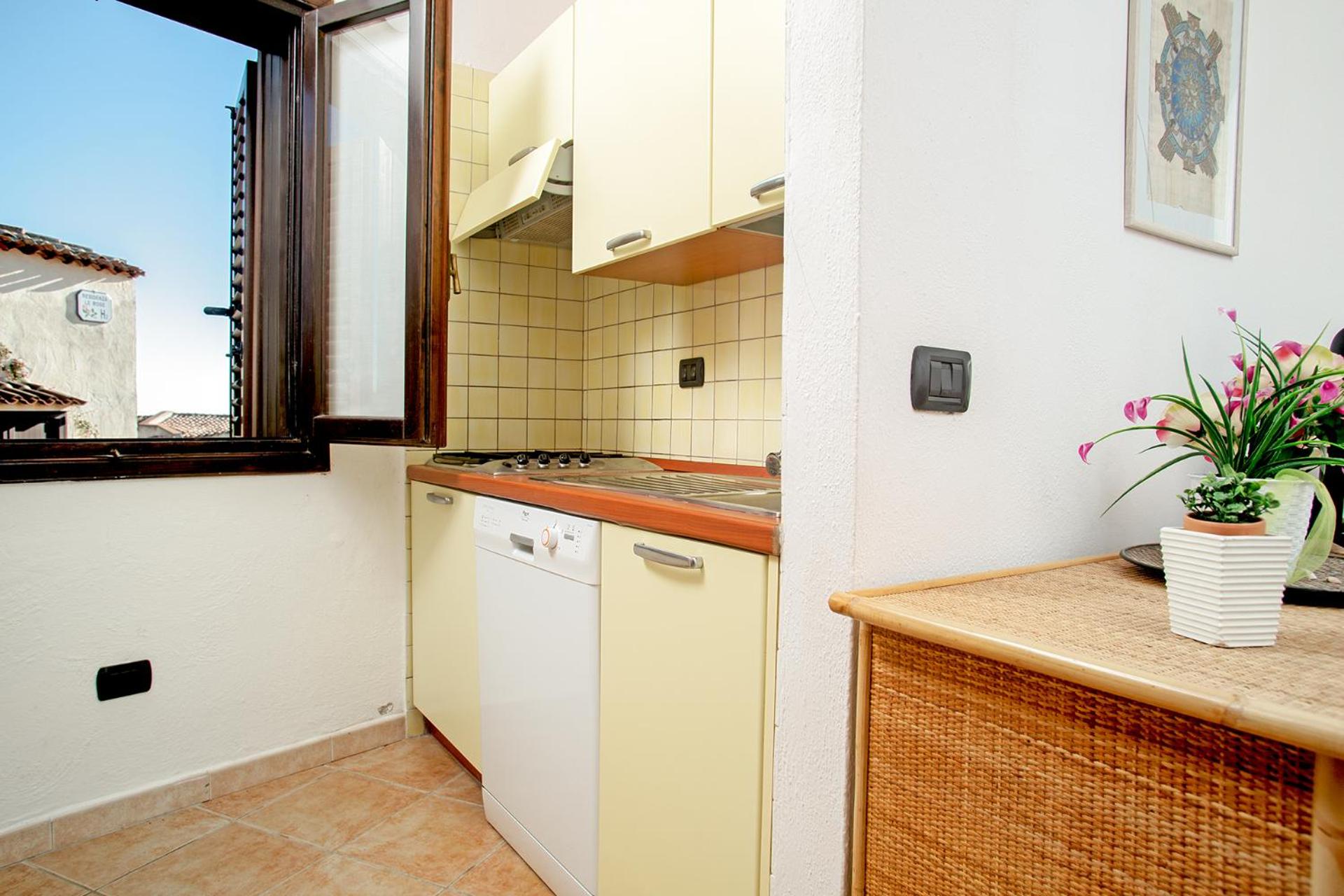 One-Bedroom Apartment photo 2