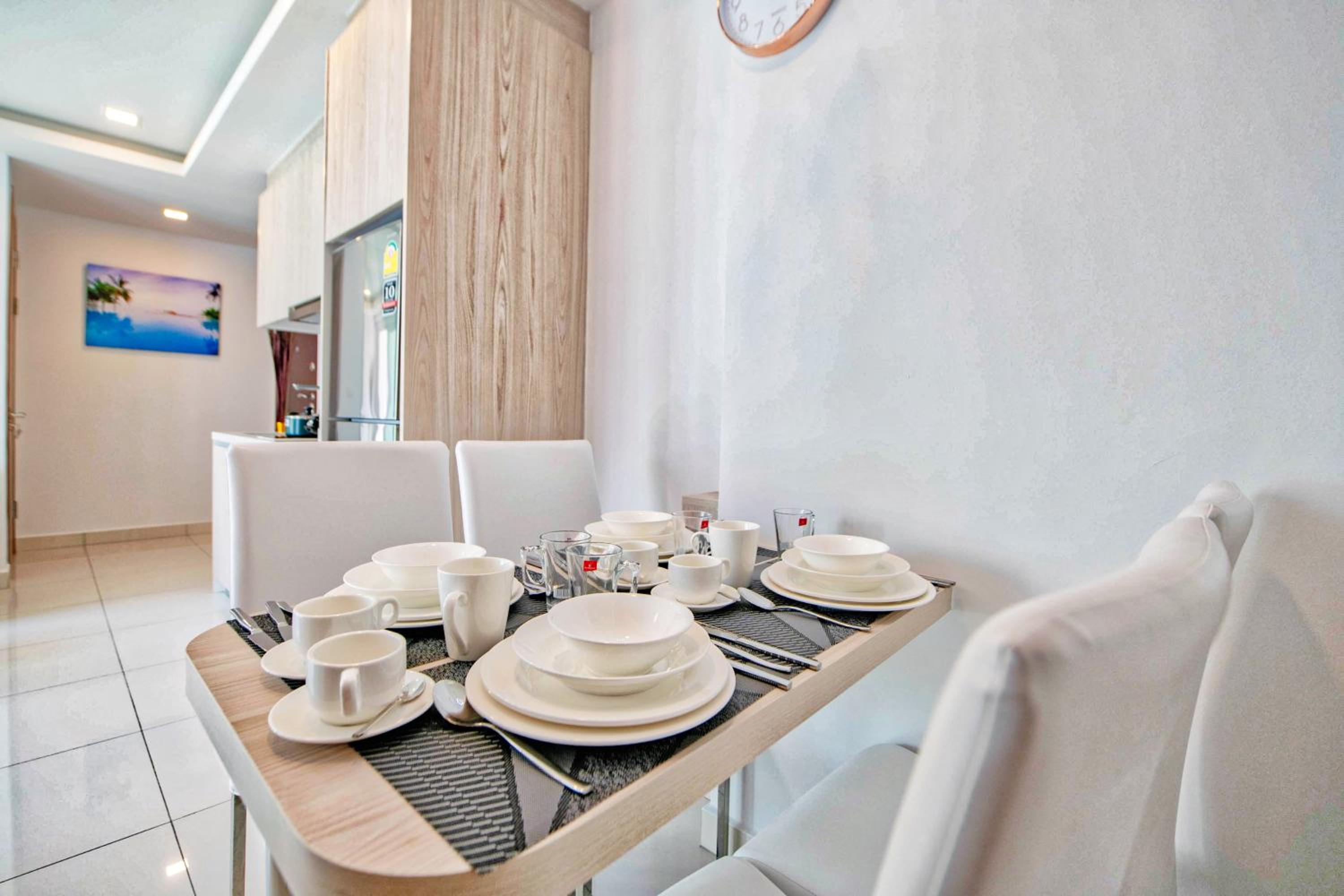 2 Bedroom Exclusive Suite - Pool View photo 3
