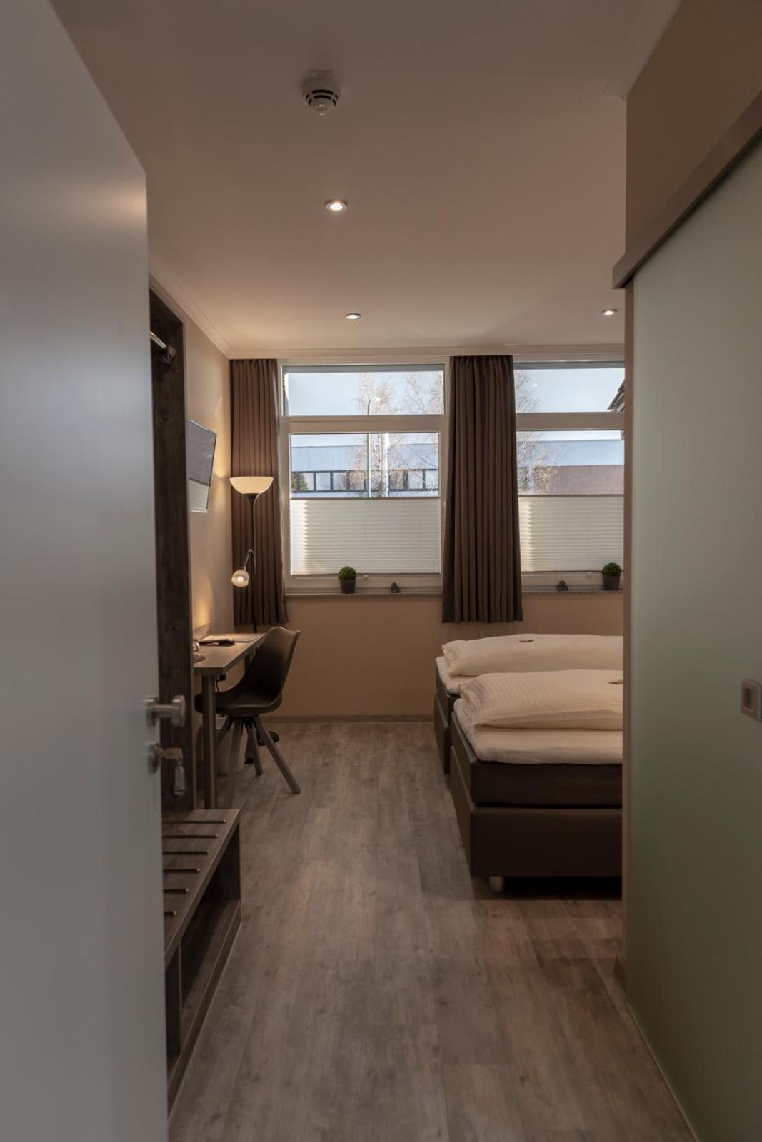 Double or Twin Room - Photo 7