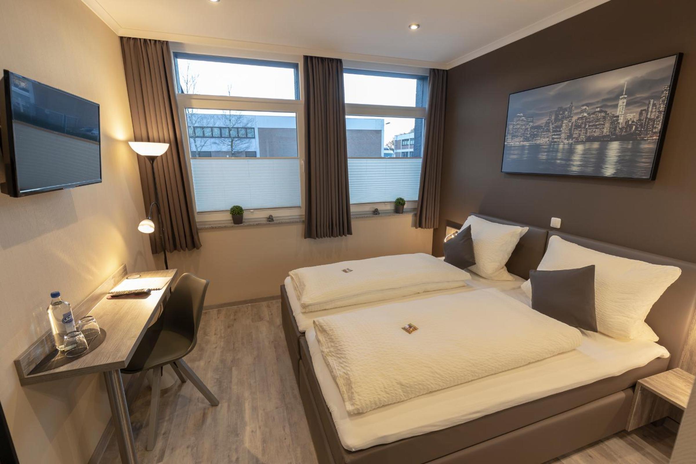 Double or Twin Room - Photo 6