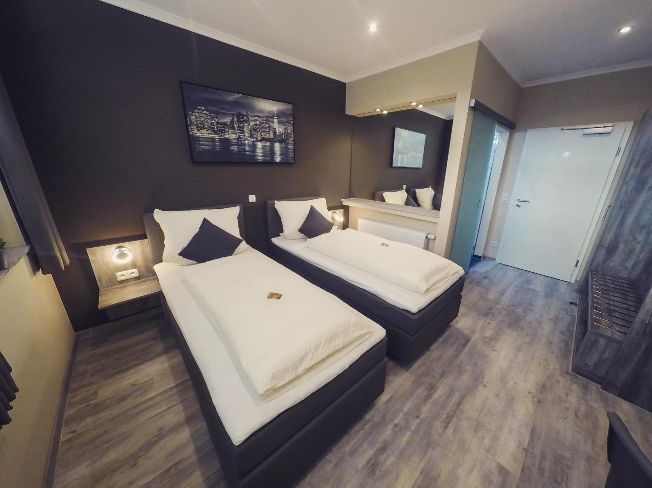 Double or Twin Room - Photo 1