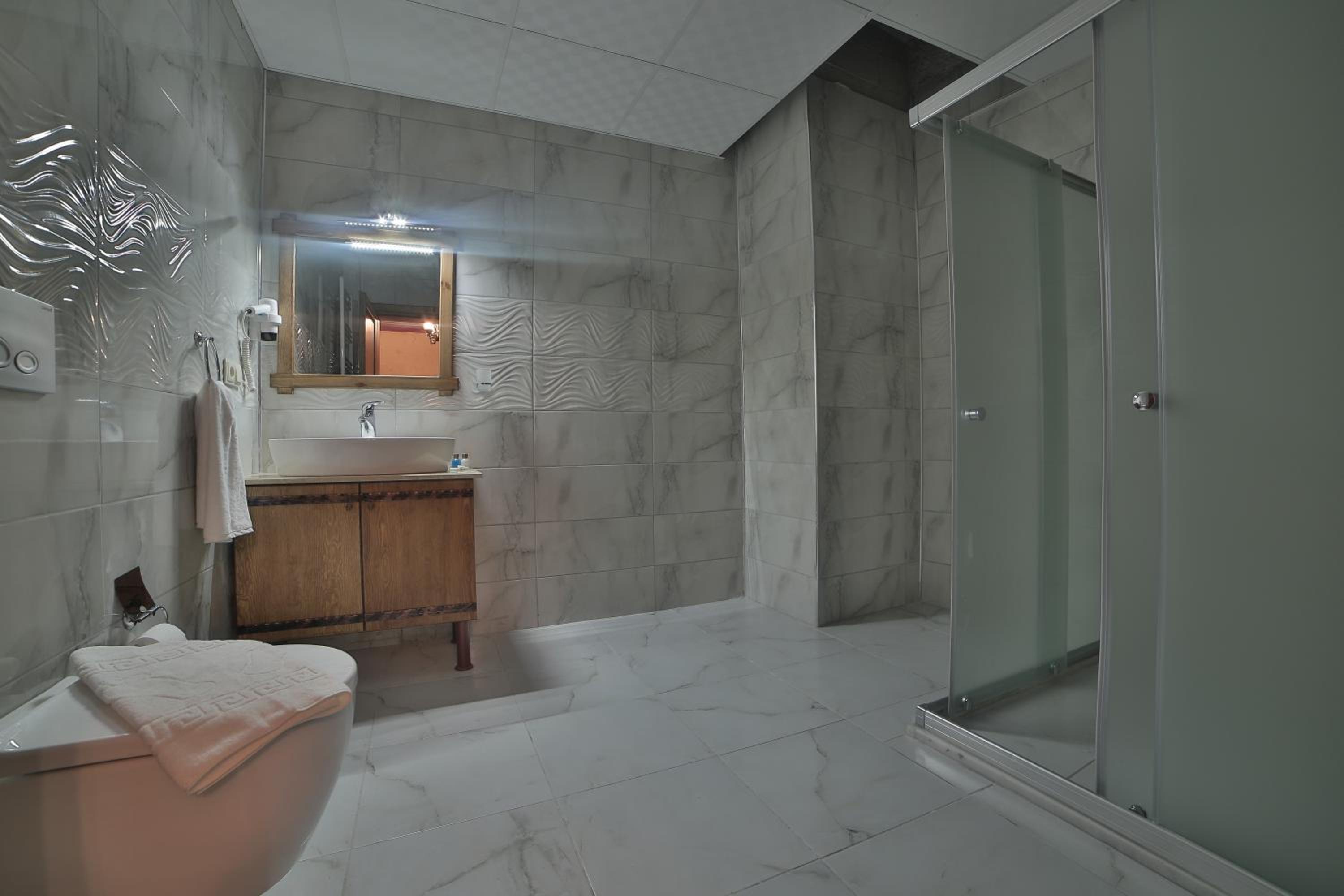 Standard Double Room - Photo 3