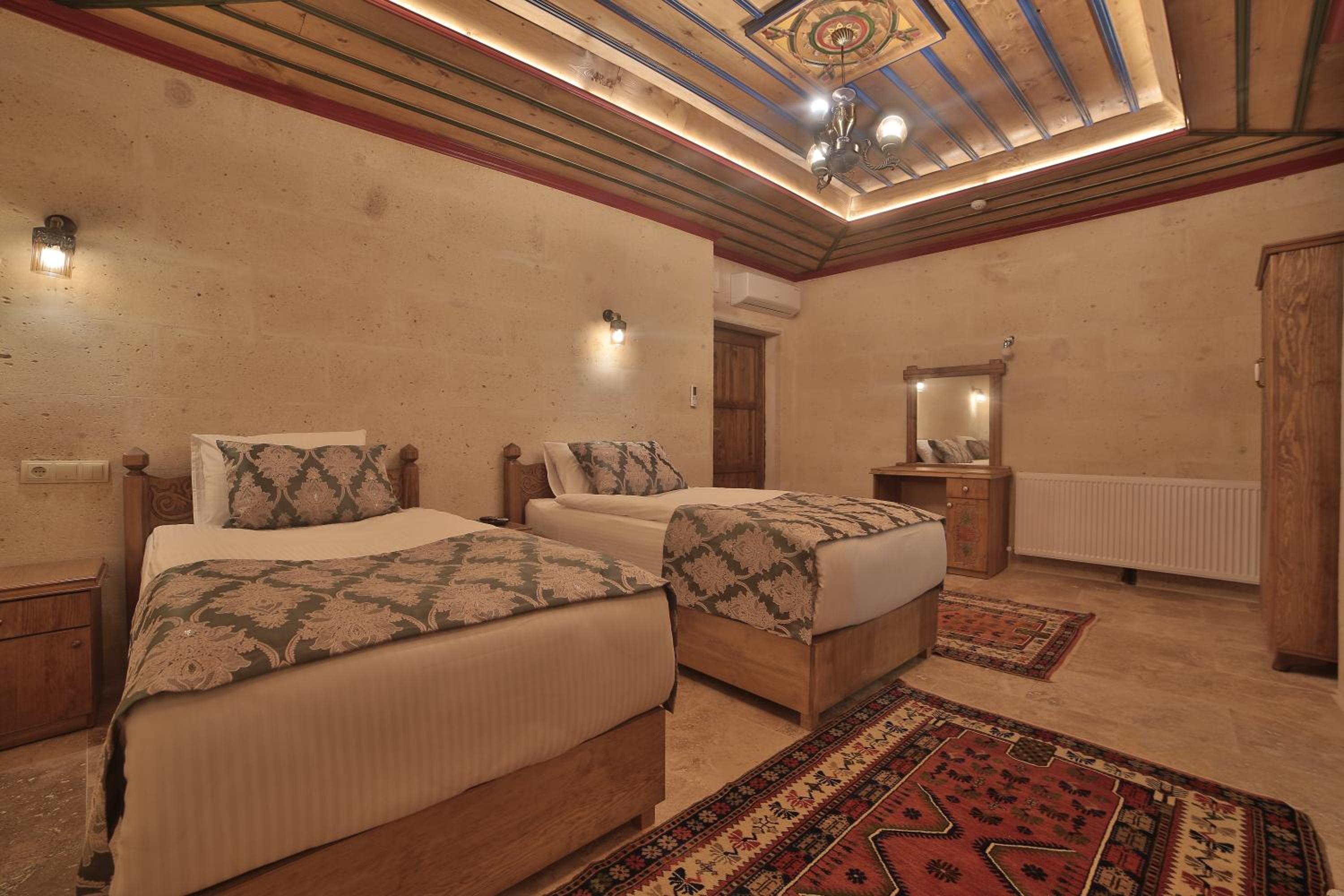 Standard Double Room - Photo 7
