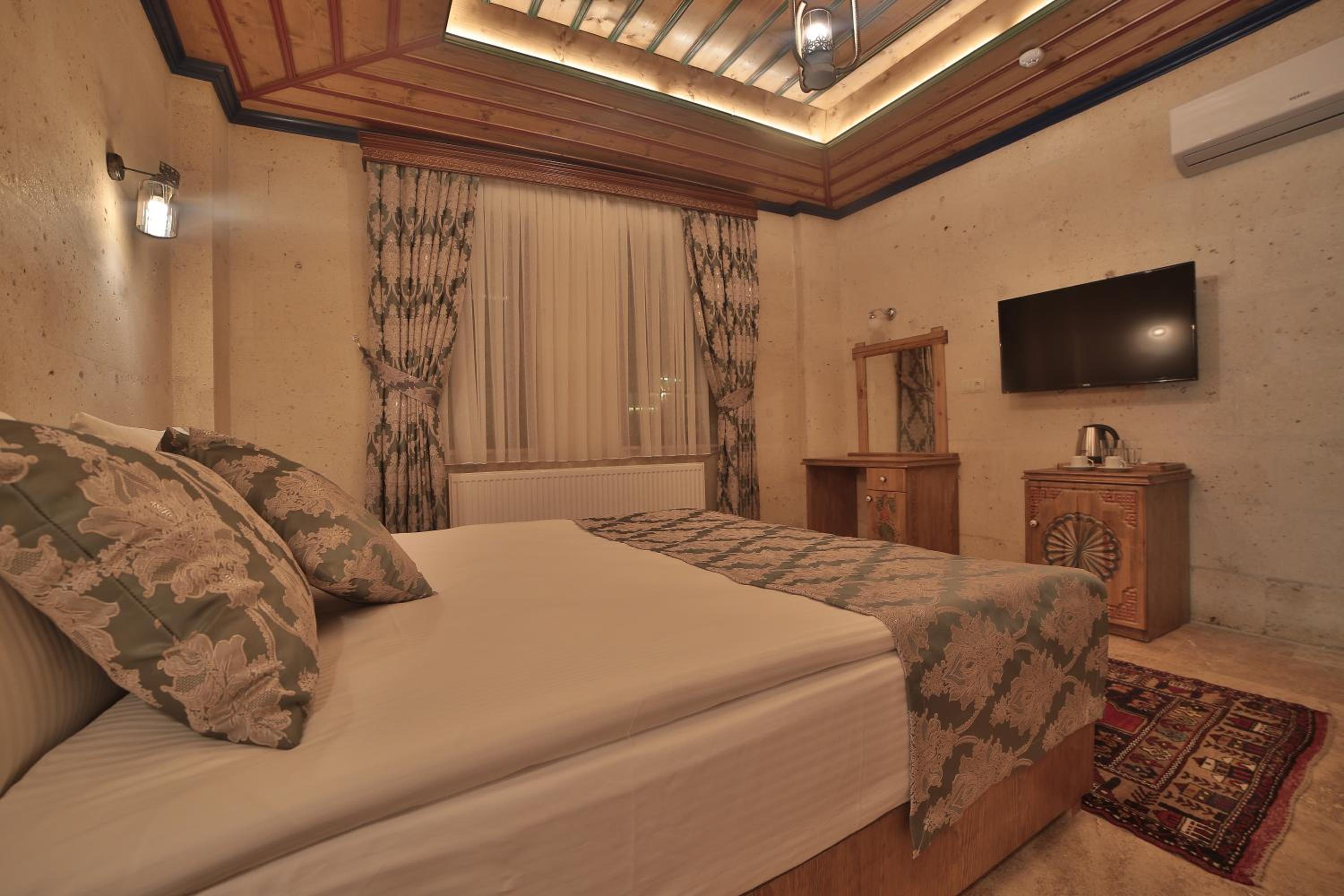 Standard Double Room - Photo 8