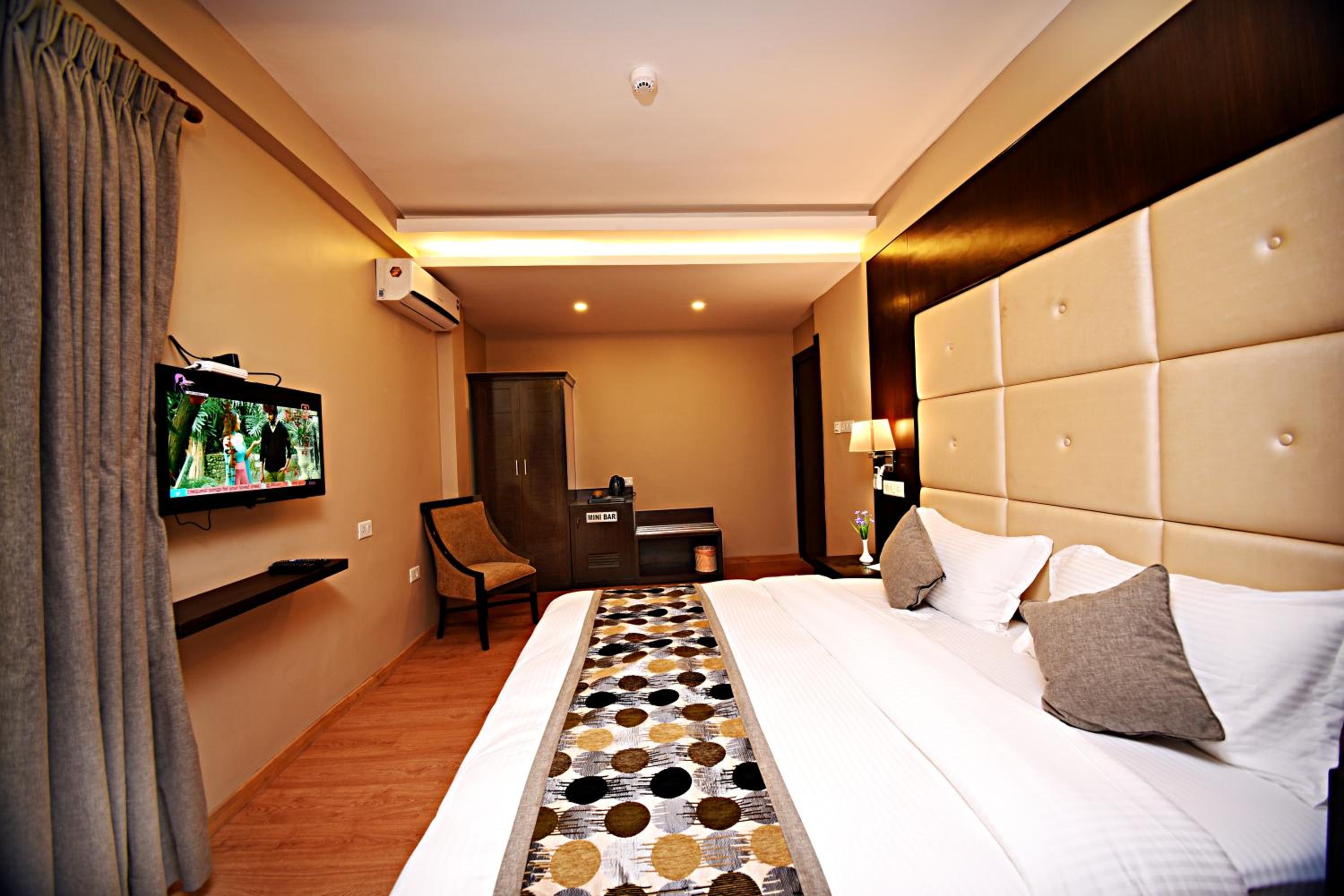 Deluxe Double or Twin Room - Photo 10