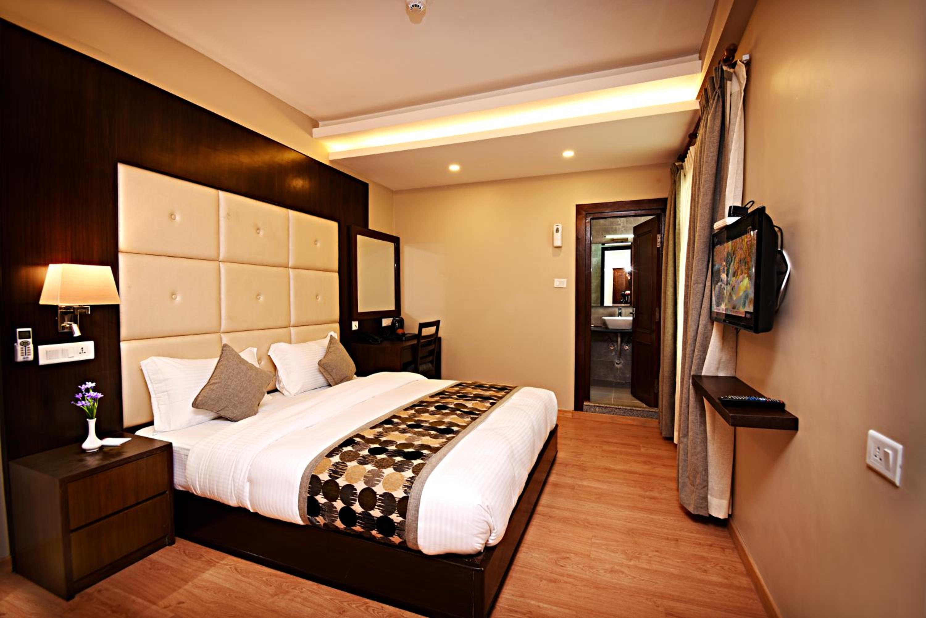 Deluxe Double or Twin Room - Photo 23
