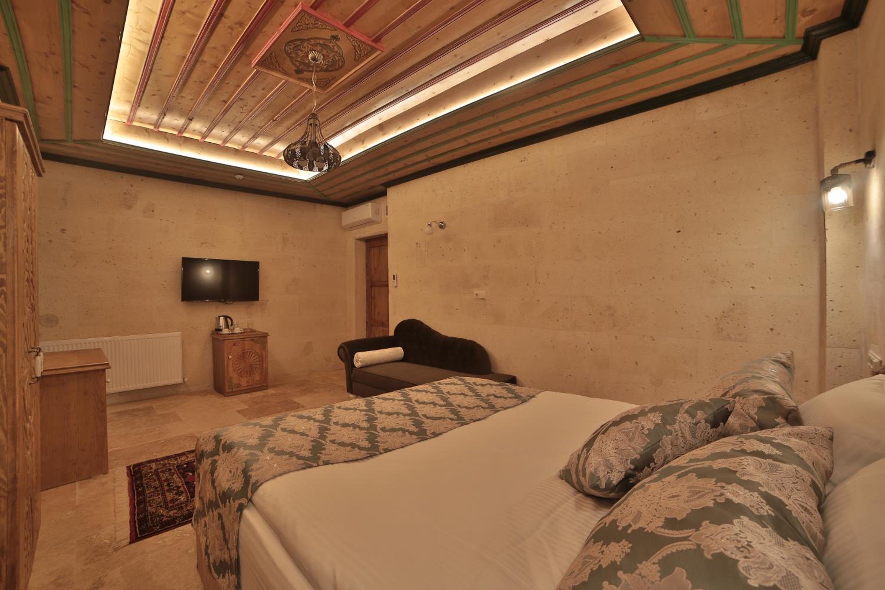 Small Double Room - Photo 1
