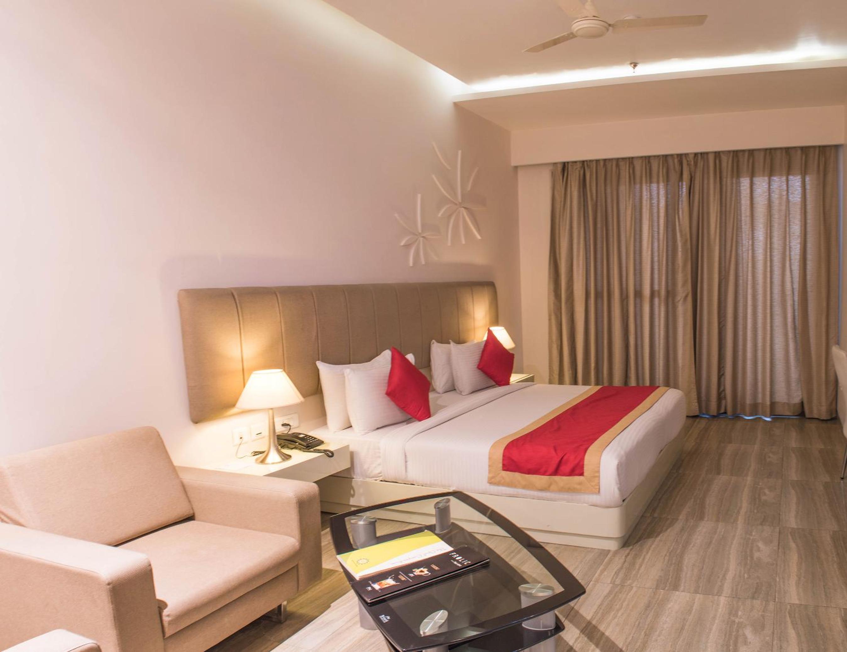 Deluxe Room - Photo 10