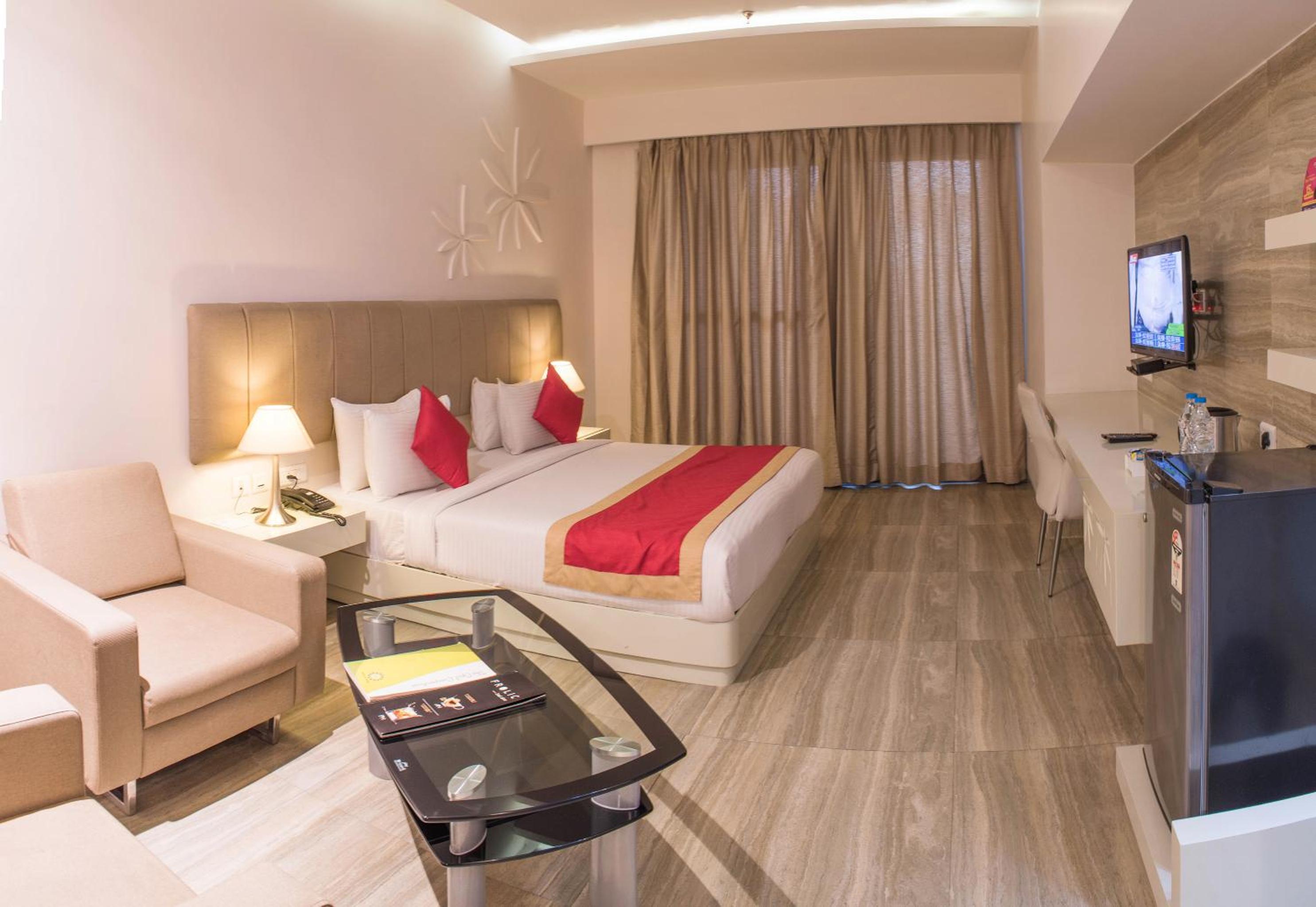 Deluxe Room - Photo 11