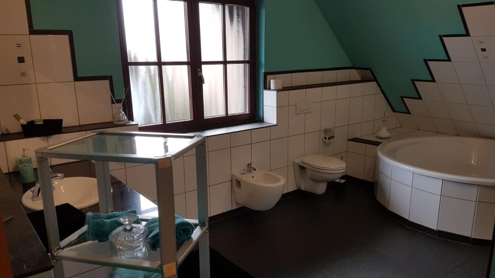 One-Bedroom Apartment - Photo 10