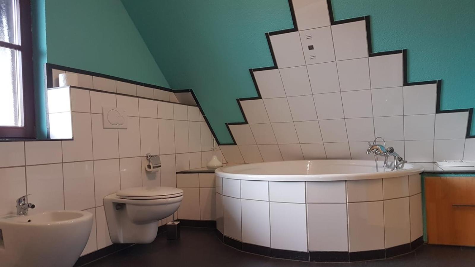 One-Bedroom Apartment - Photo 12