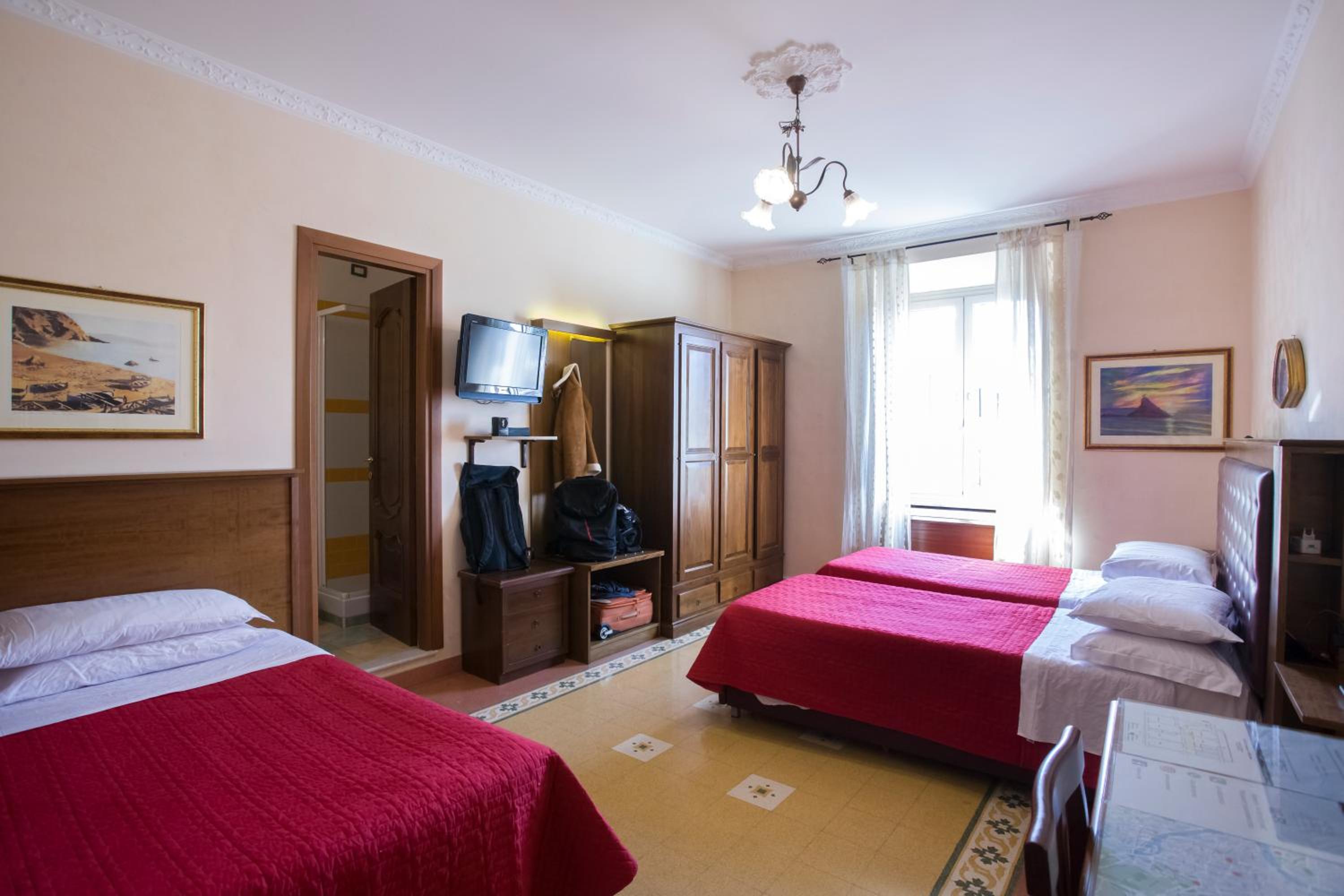 Superior Triple Room photo 1