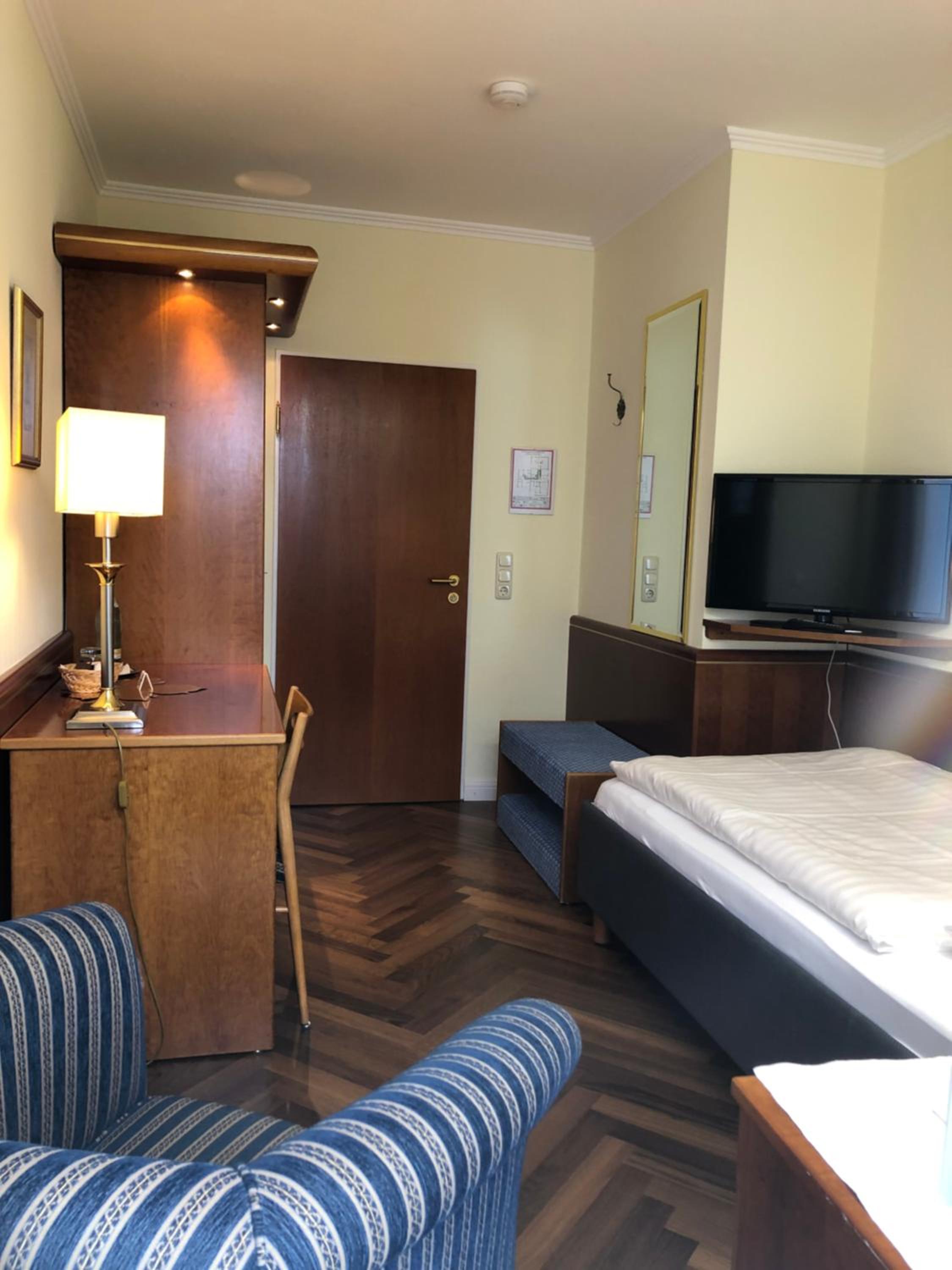 Single Room - Main Building photo 2