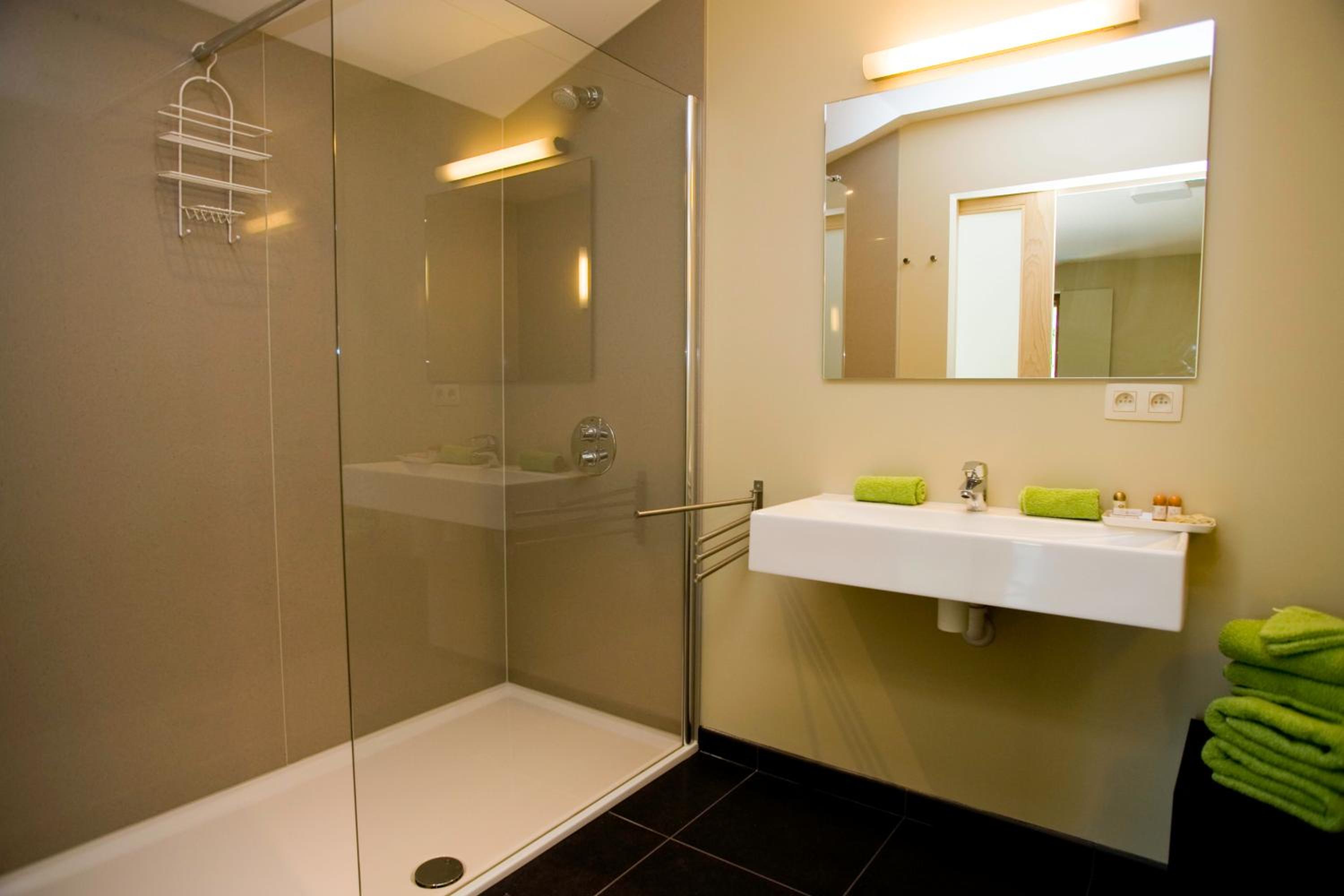 Deluxe Double Room with Balcony photo 2
