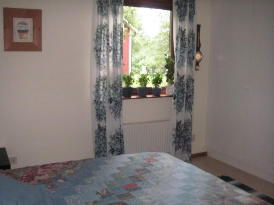 Standard Twin Room with Shared Bathroom photo 2