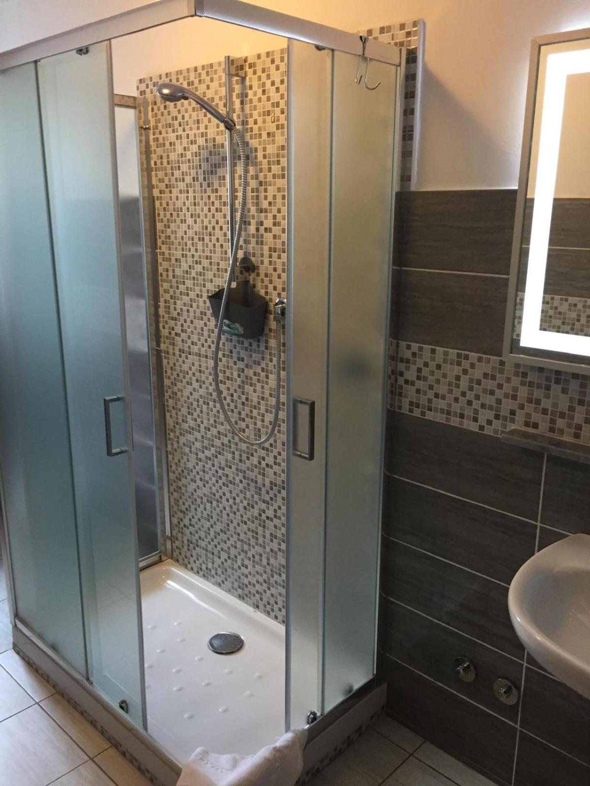 Double or Twin Room with Private External Bathroom photo 3
