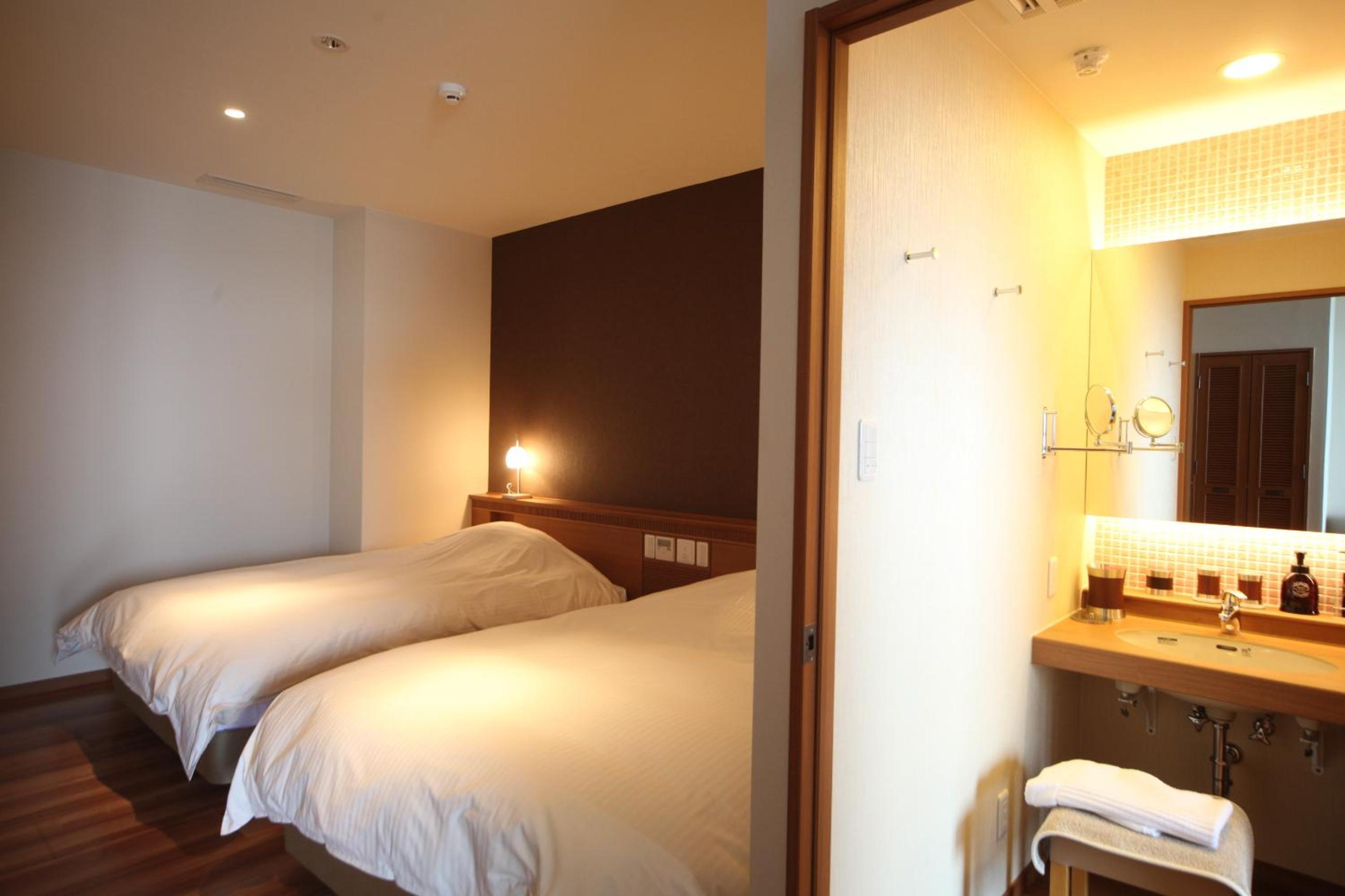 Deluxe Twin Room with Open-Air Bath