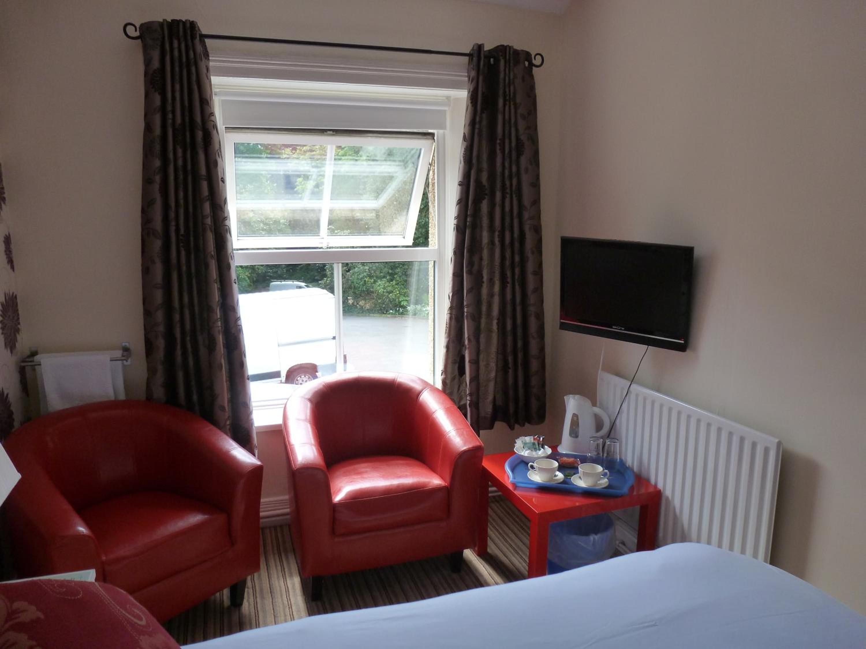 Double Room with Private Bathroom (in hall) photo 2