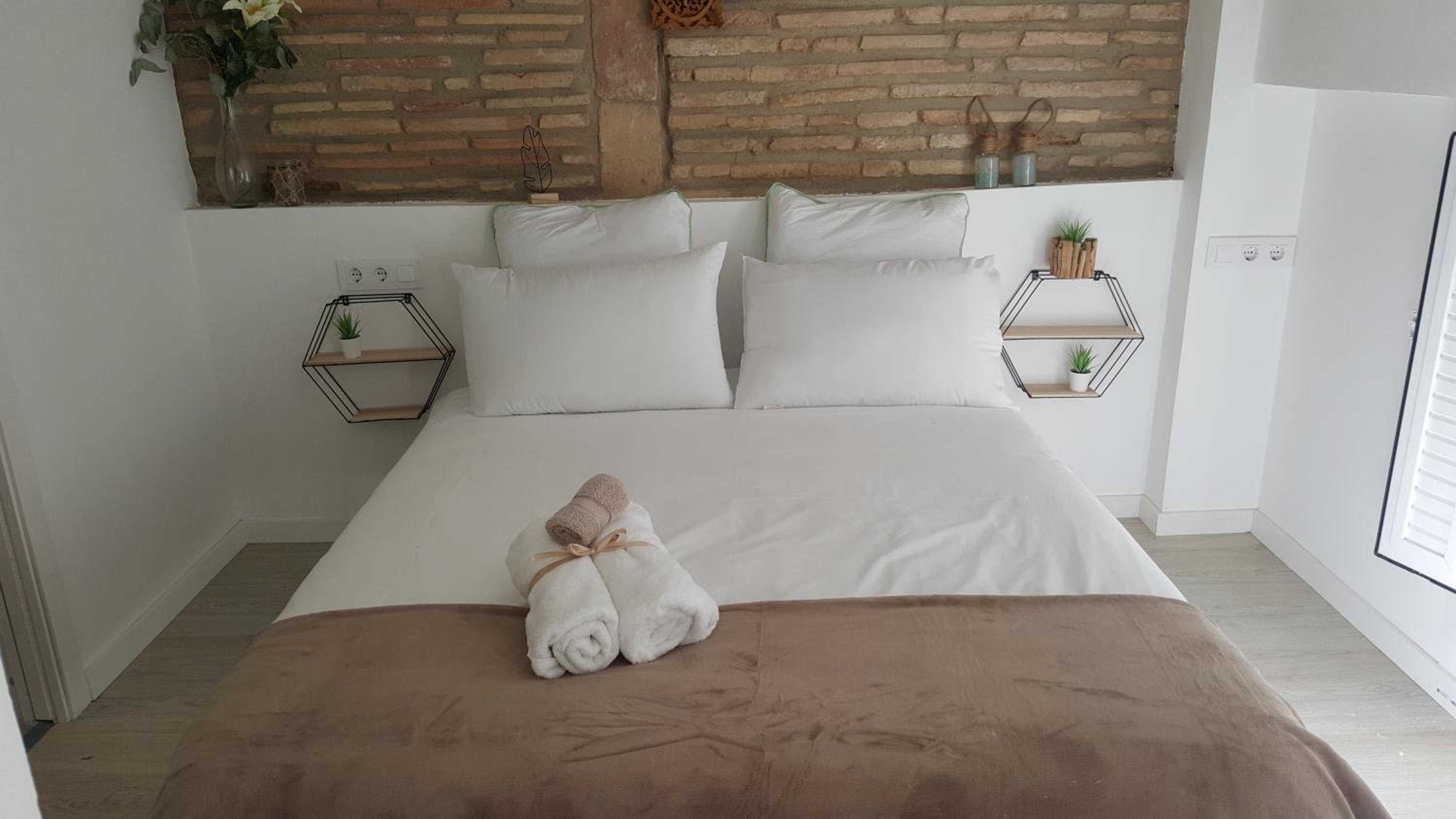 Four-Bedroom House - Photo 1