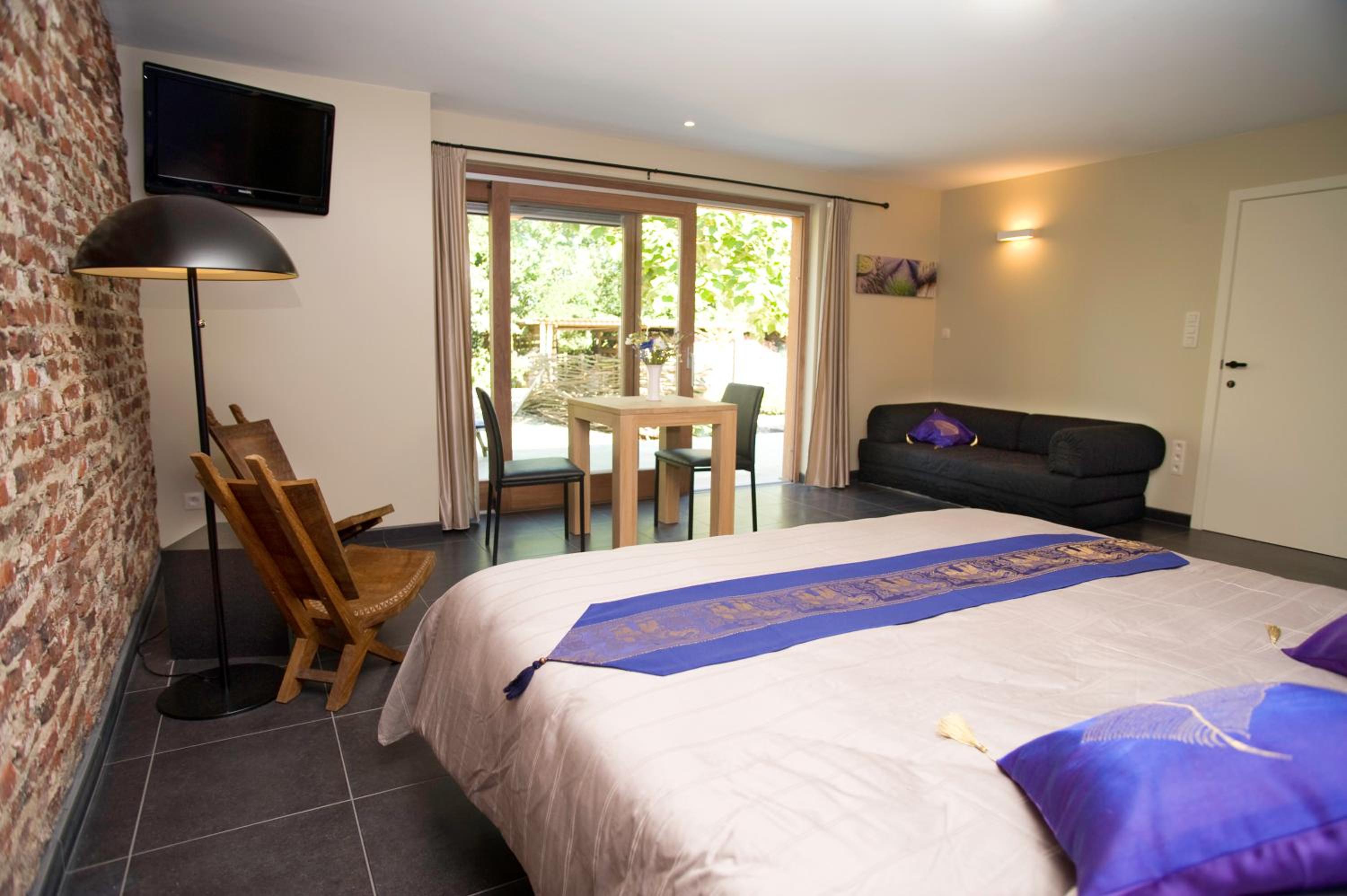 Deluxe Double Room with Balcony photo 3