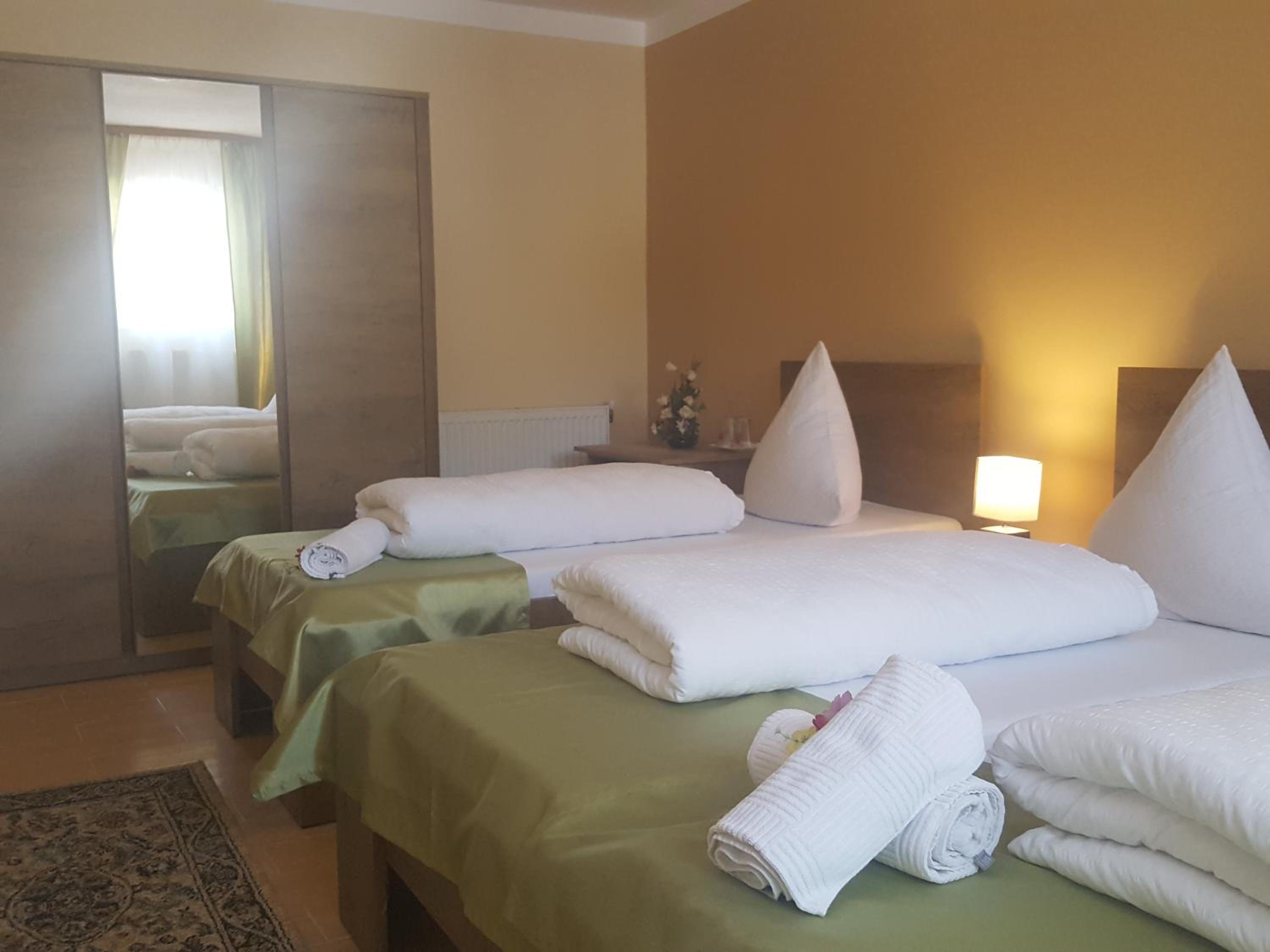 Triple Room - Photo 3