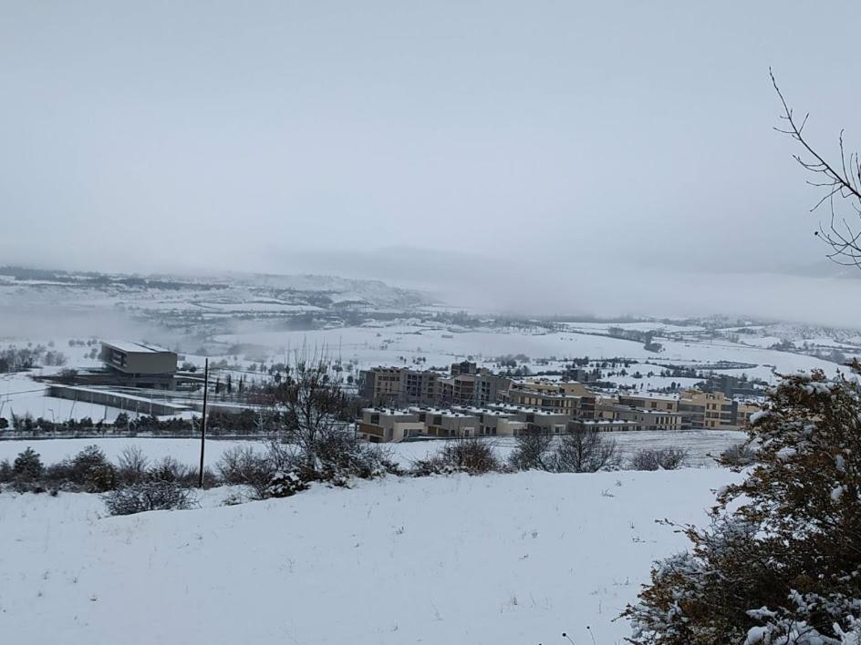 Apartment With Mountain View photo 2