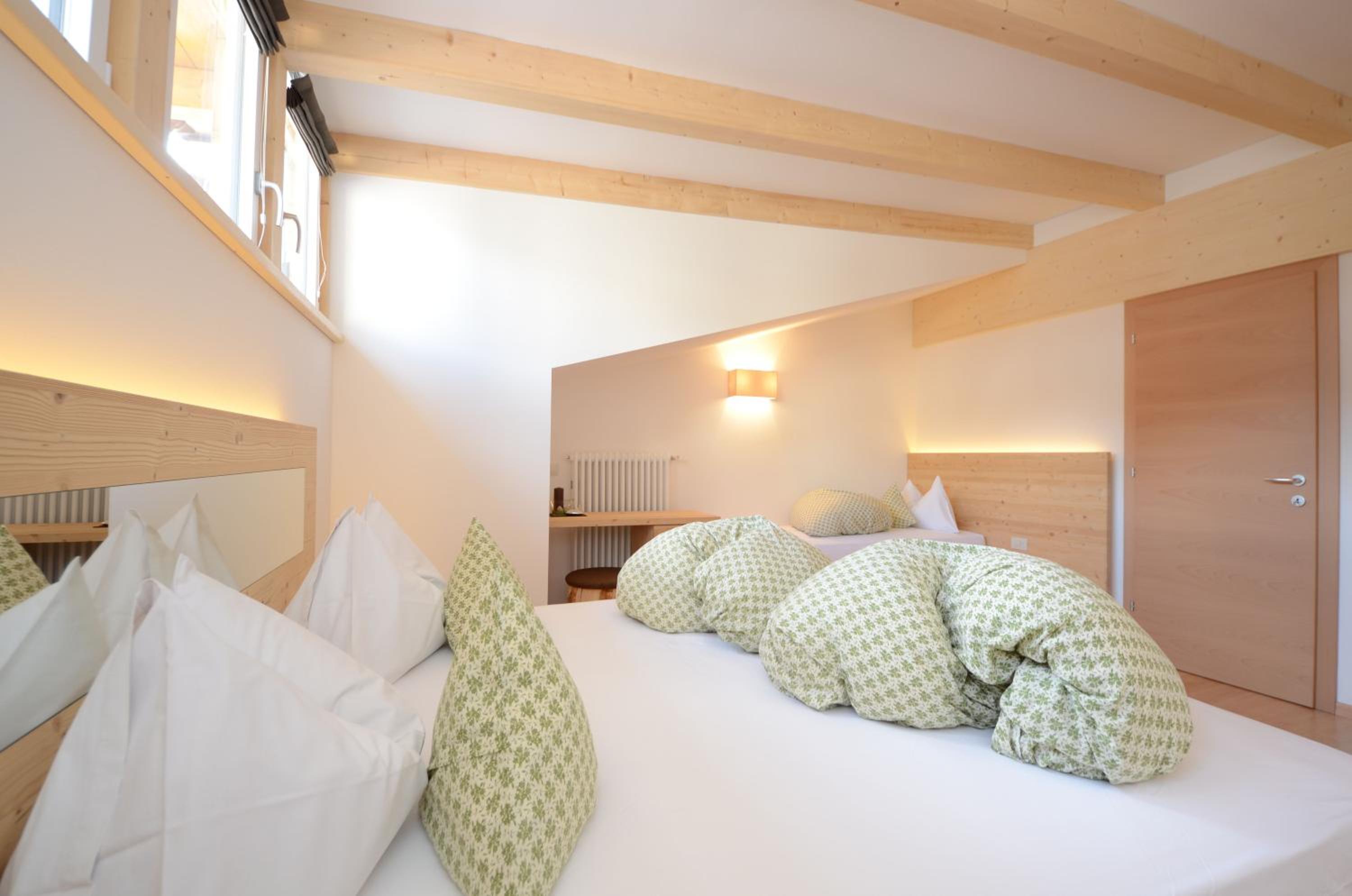 One-Bedroom Apartment - Attic - Photo 15