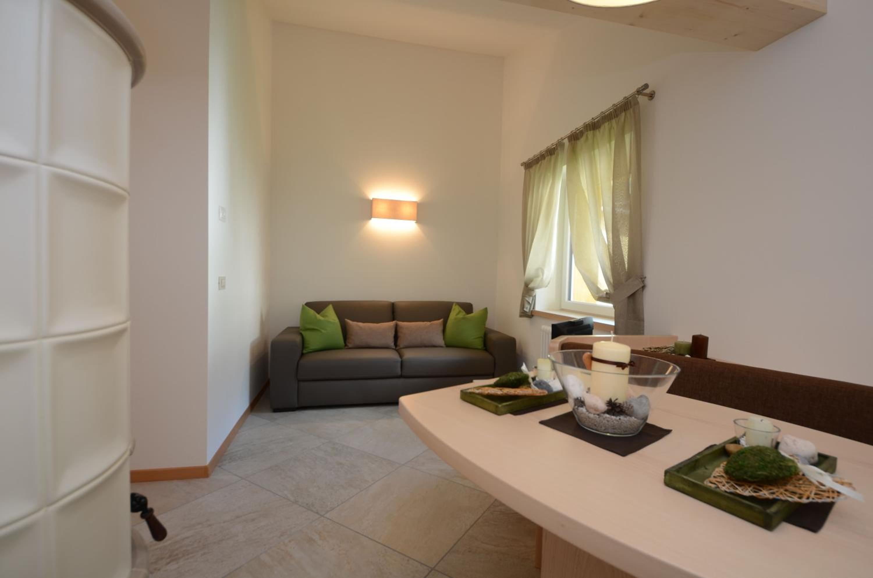 One-Bedroom Apartment - Attic - Photo 11