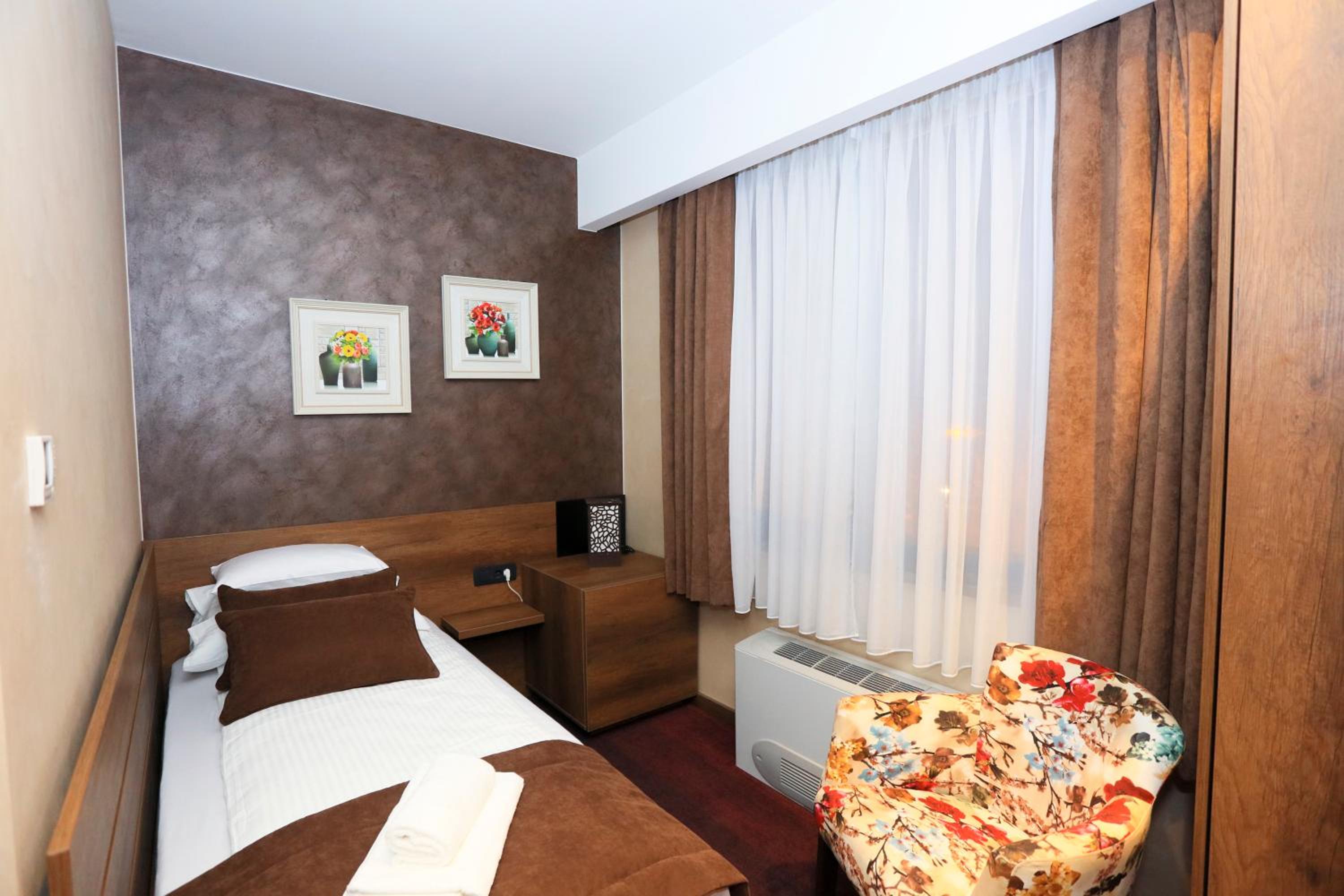 Single Room photo 1
