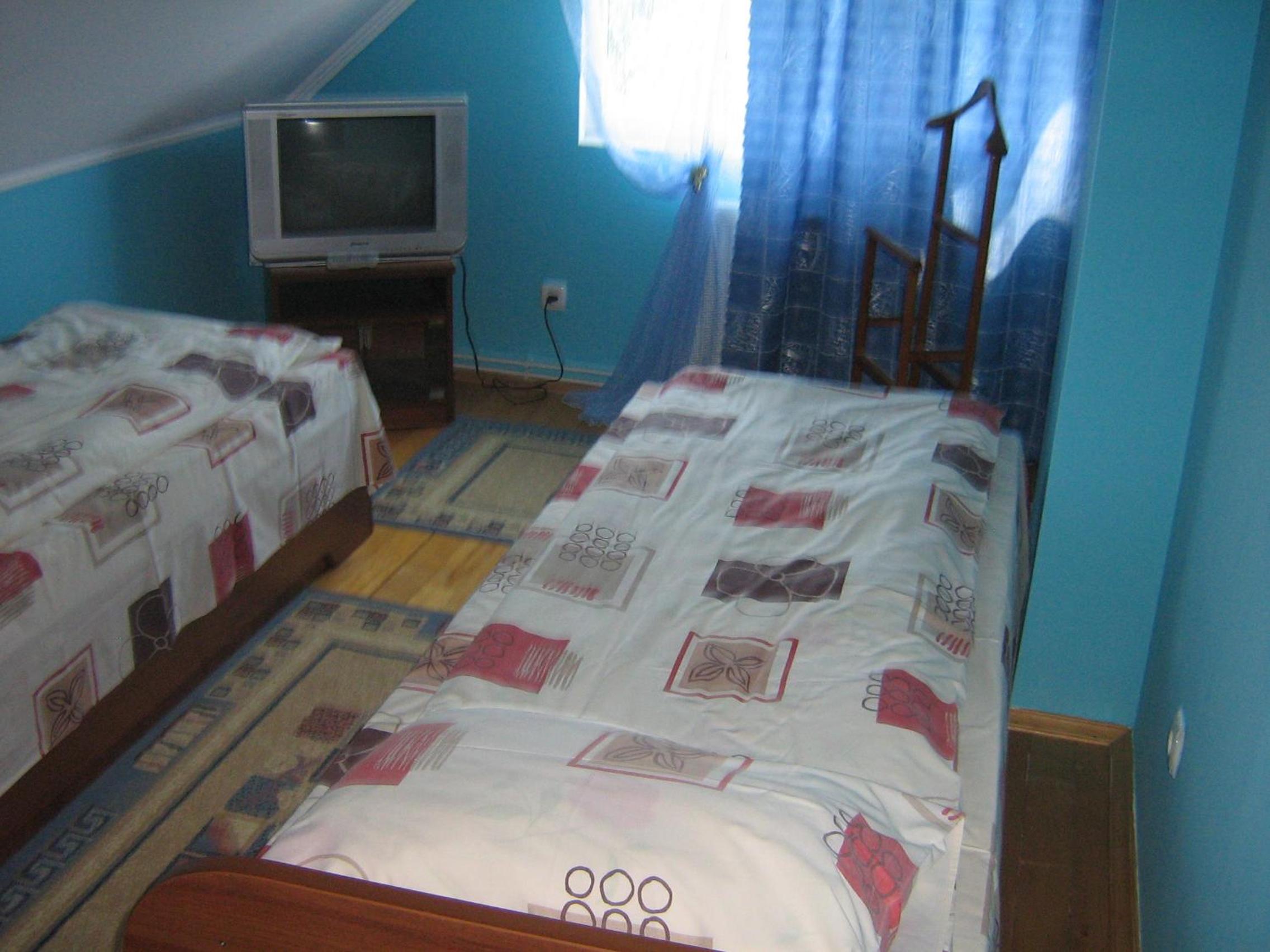 Economy Twin Room photo 3