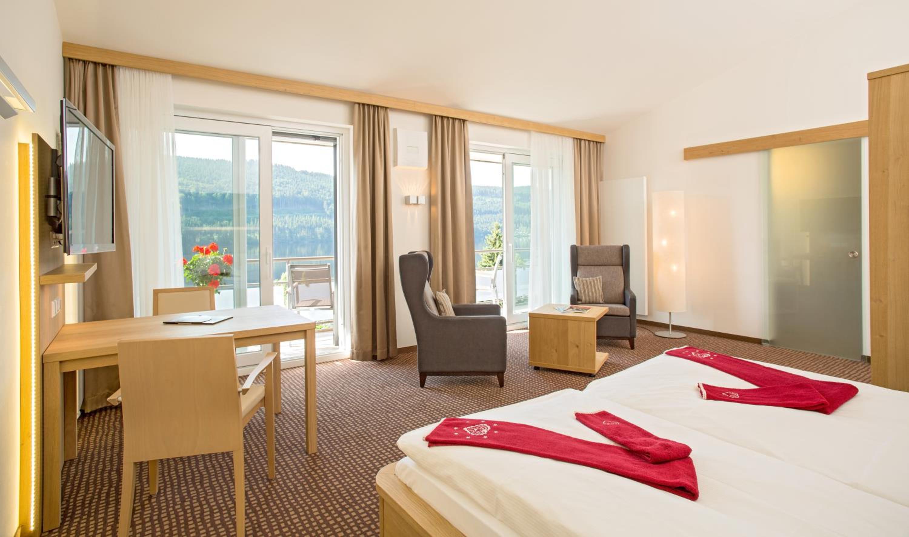 Deluxe Double Room (1 Adult)
