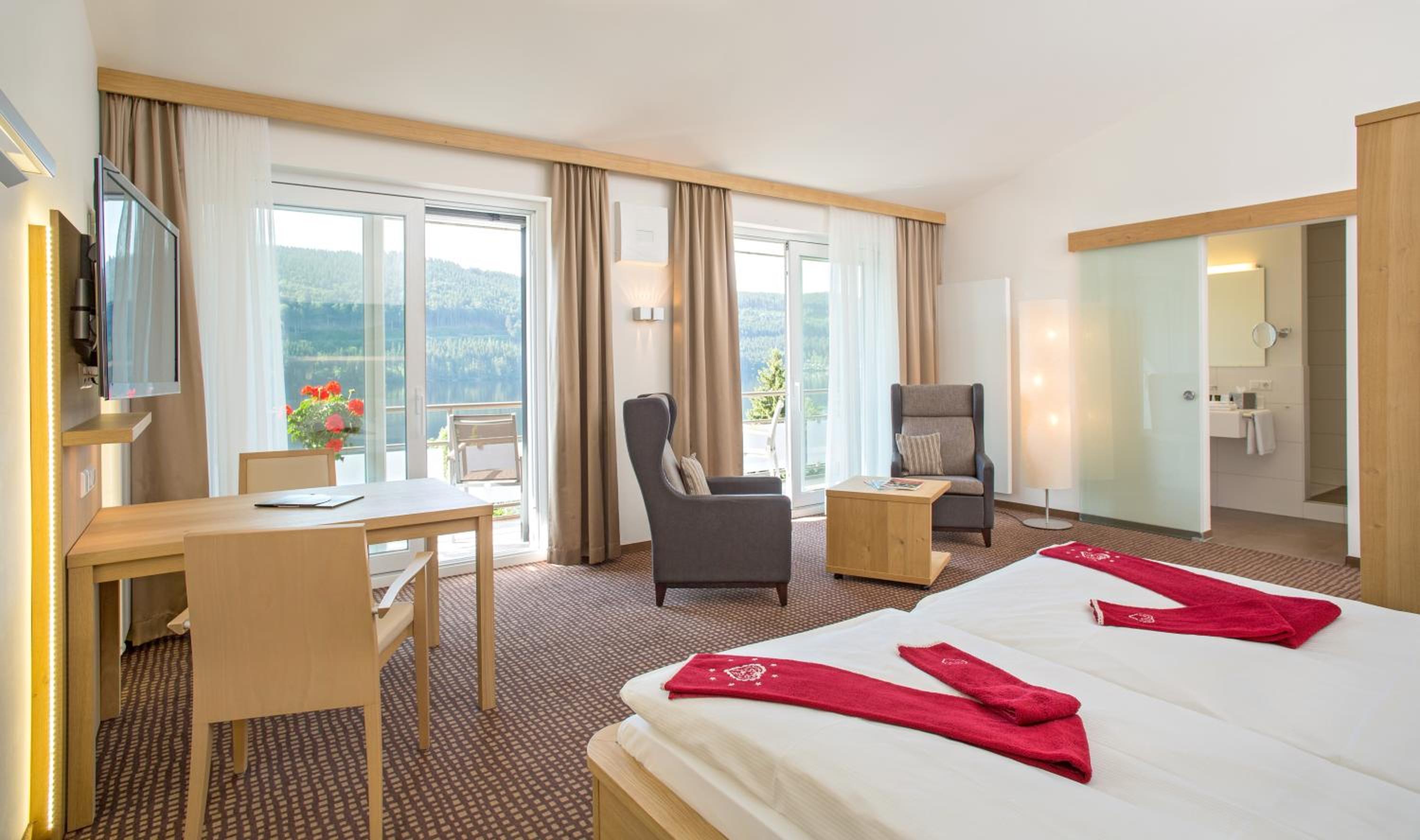 Deluxe Double Room (1 Adult)