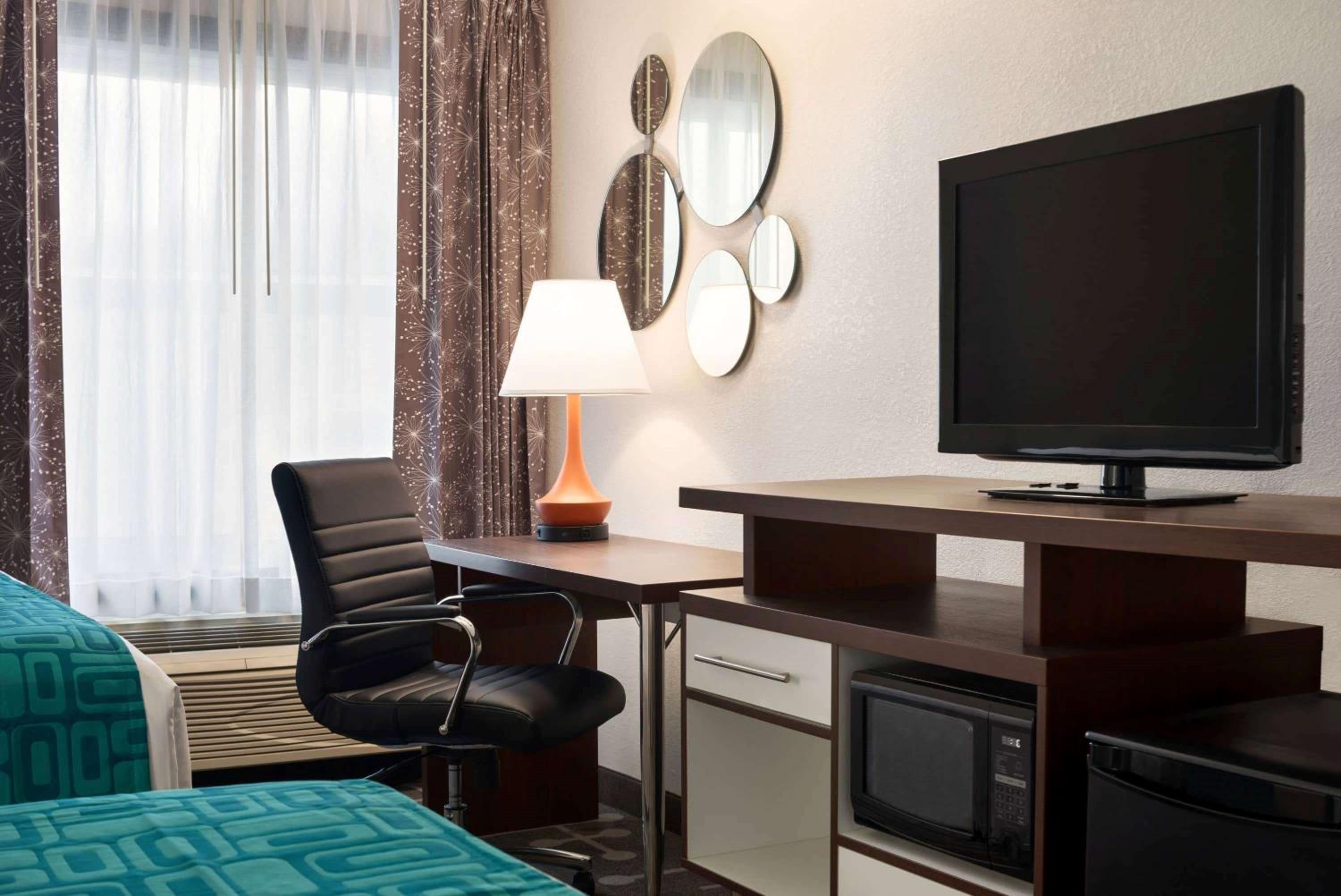 Queen Room with Two Queen Beds - Disability Access/Non-Smoking photo 1