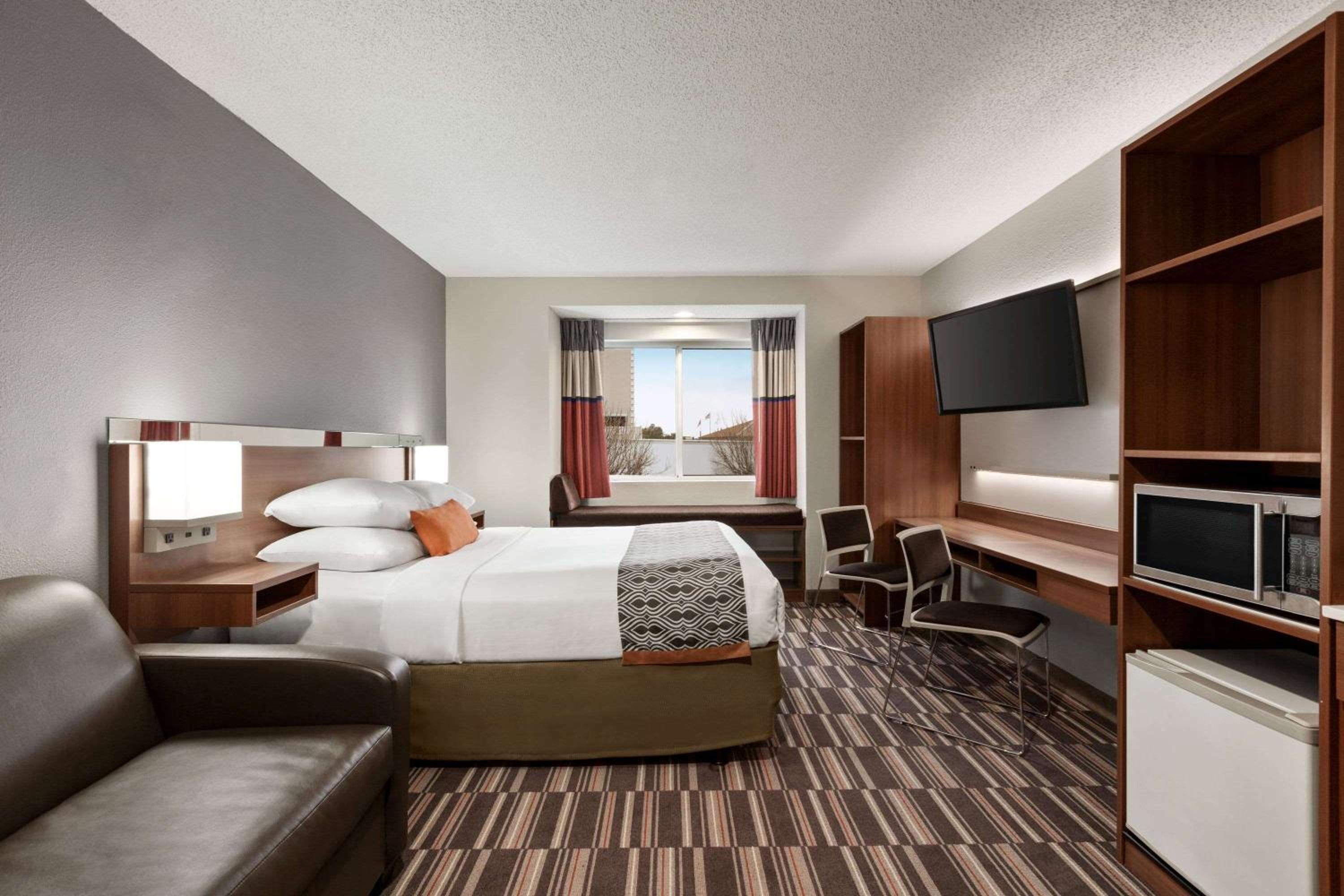 Queen Room - Disability Access - Non-Smoking - Photo 1