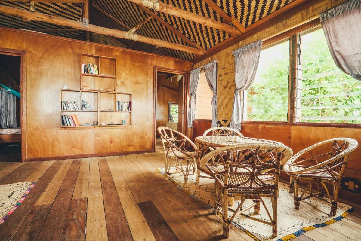 Two-Bedroom Deluxe Bungalow - Water front photo 2