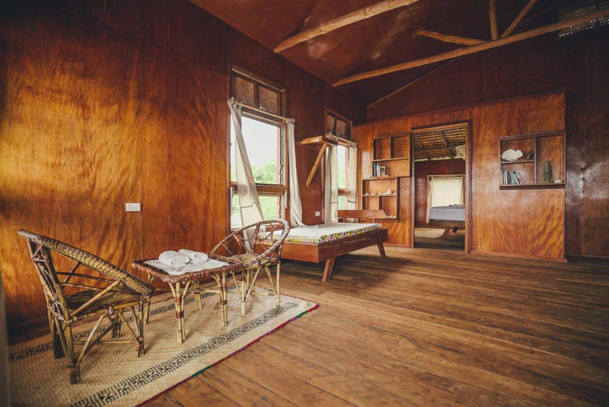 One-Bedroom Bungalow - Over Water photo 3