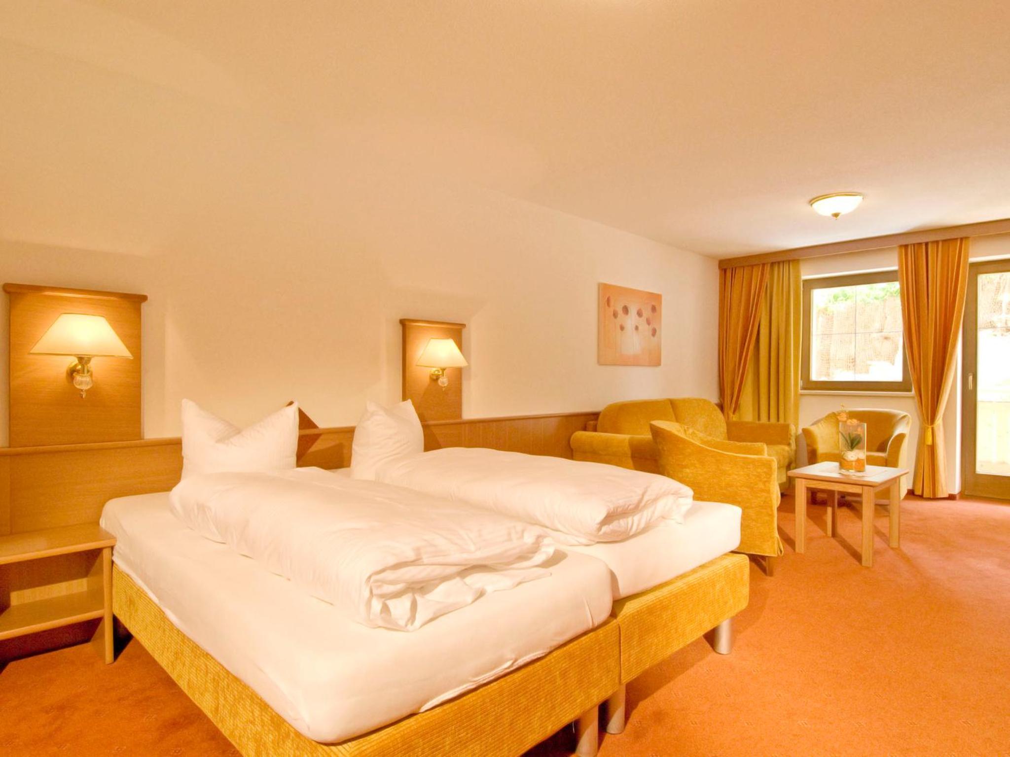 Double Room with Balcony - Photo 1