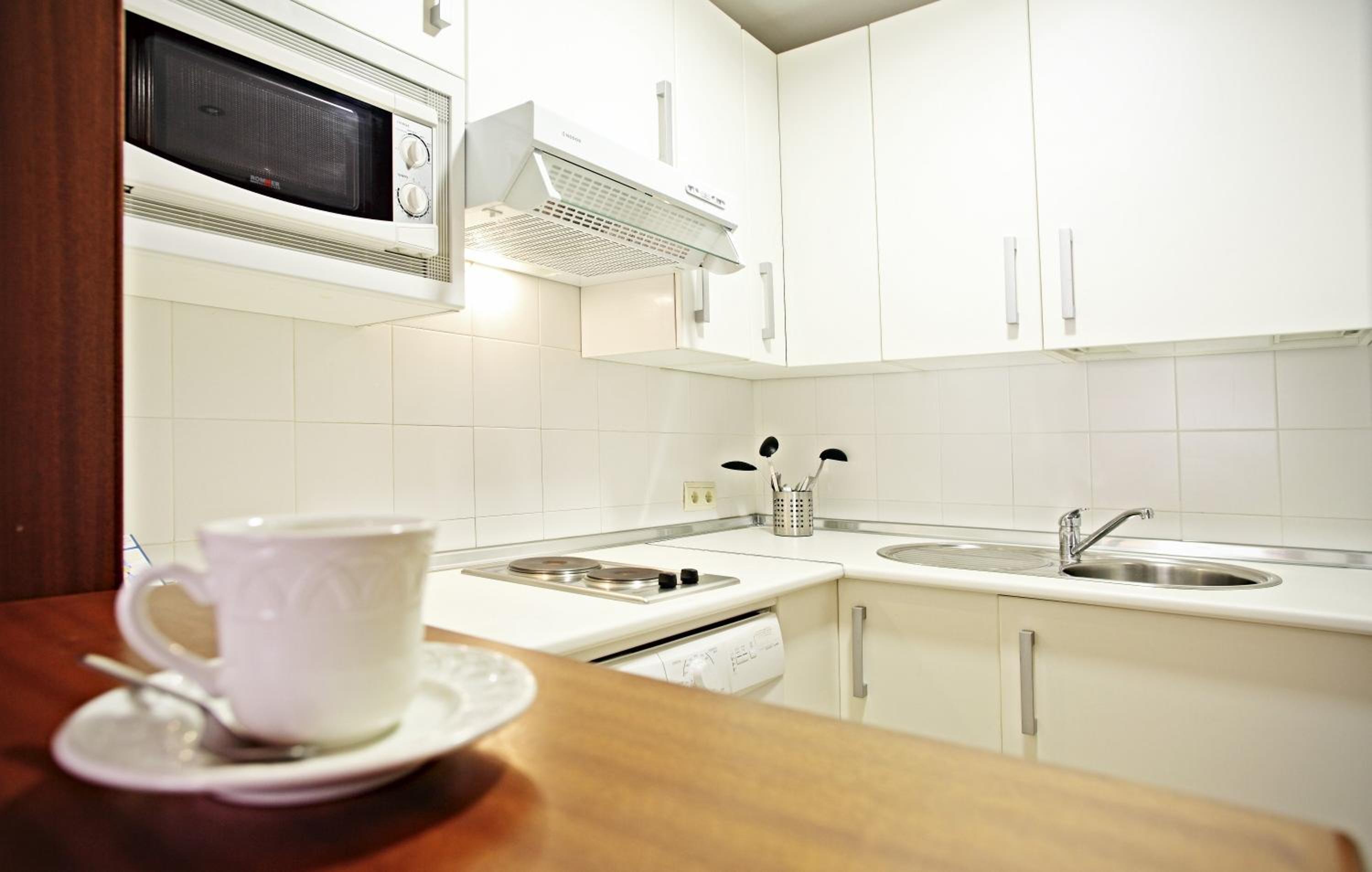 One-Bedroom Apartment (3 Adults) - Photo 15
