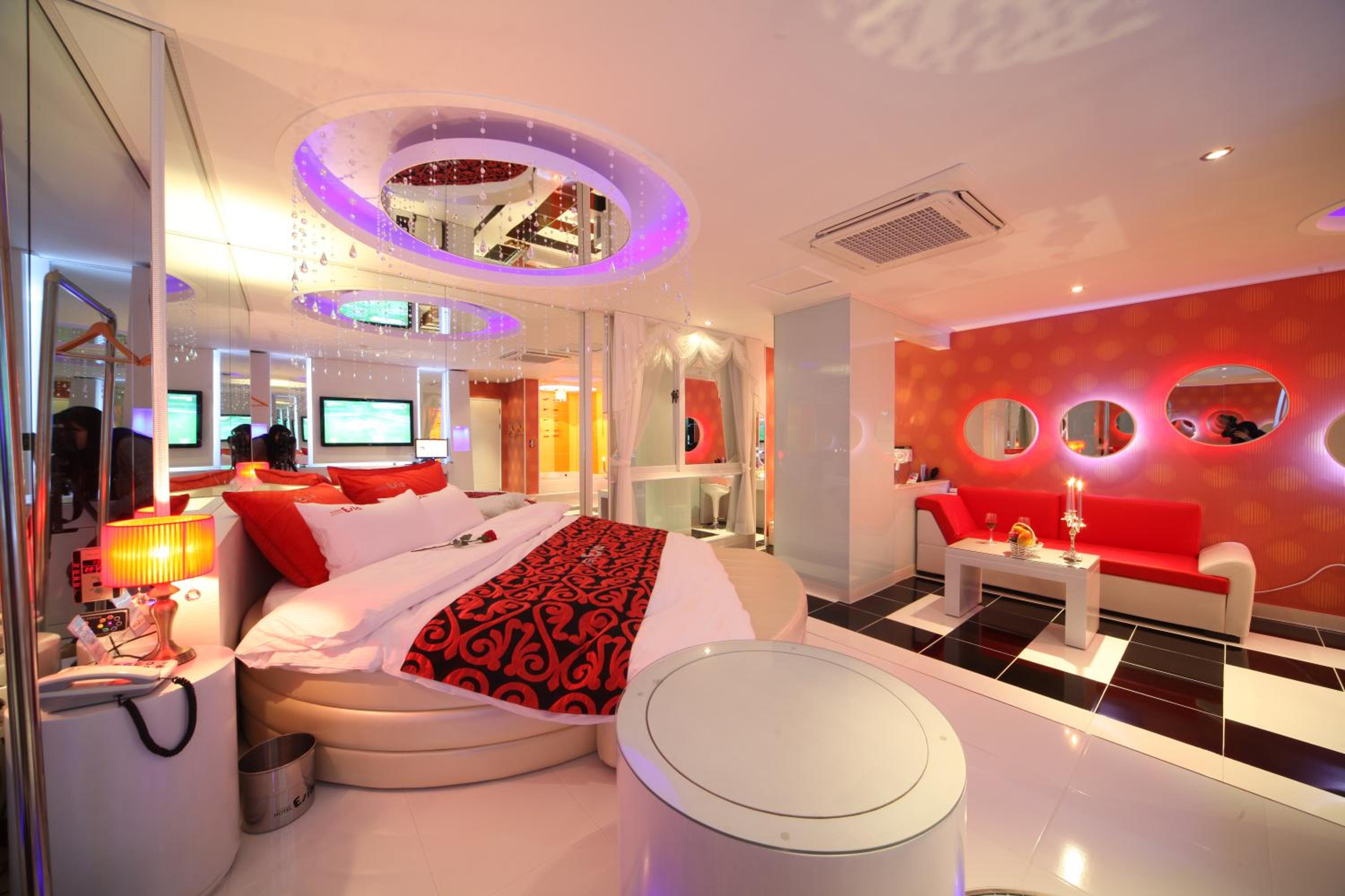 Large Double Room photo 1
