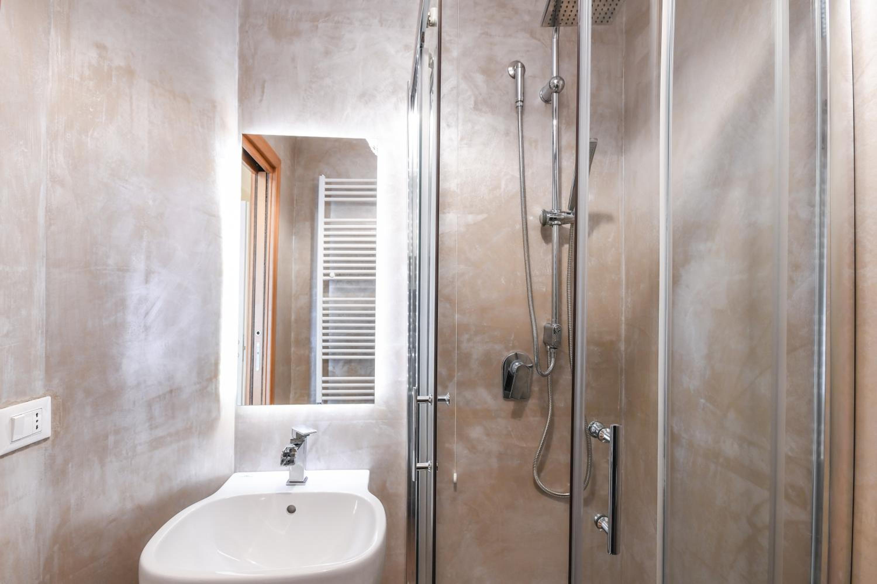 Junior Suite - Photo 11