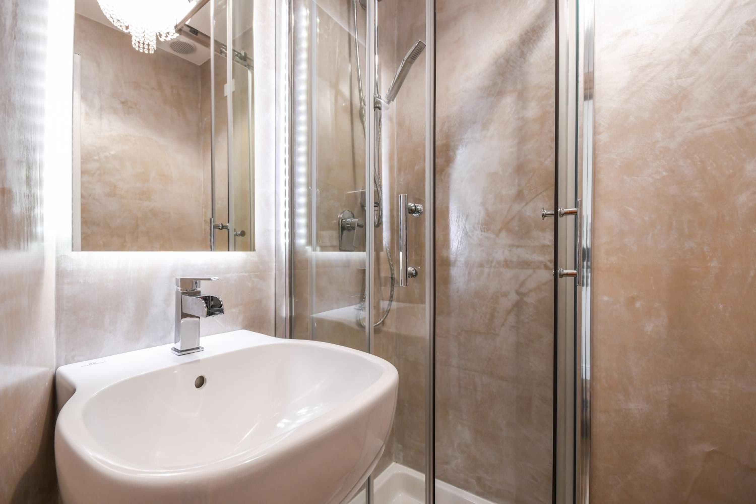 Junior Suite - Photo 8