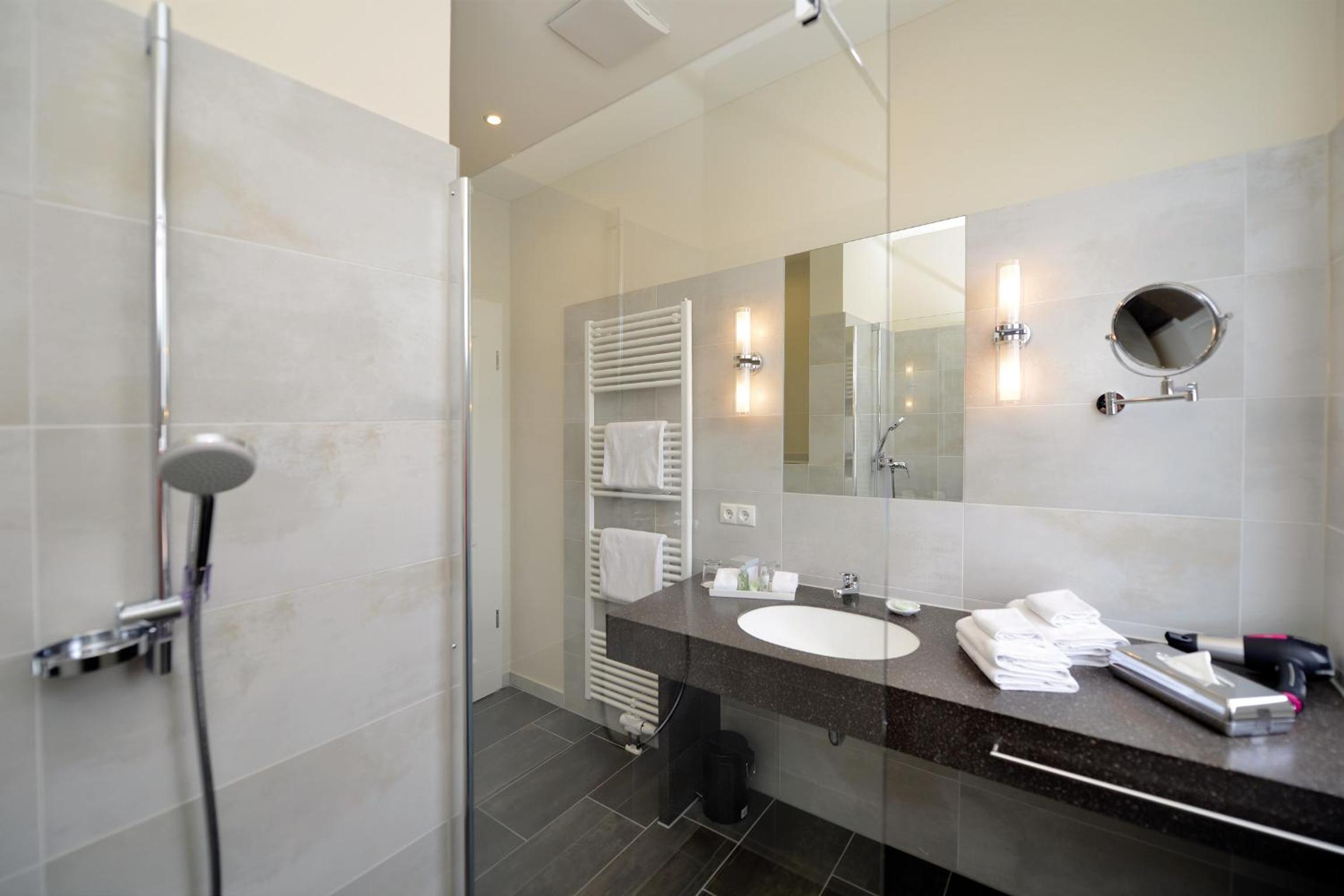 Deluxe Double Room with Balcony photo 2