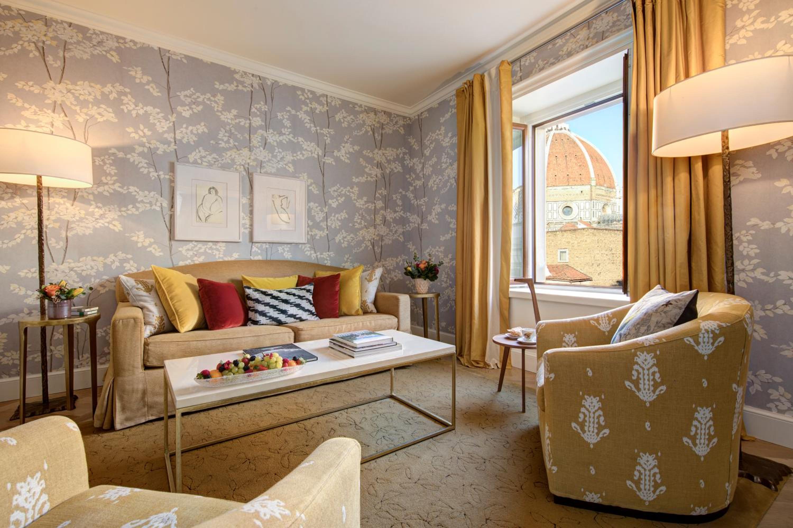 Deluxe Junior Suite thumbnail 6