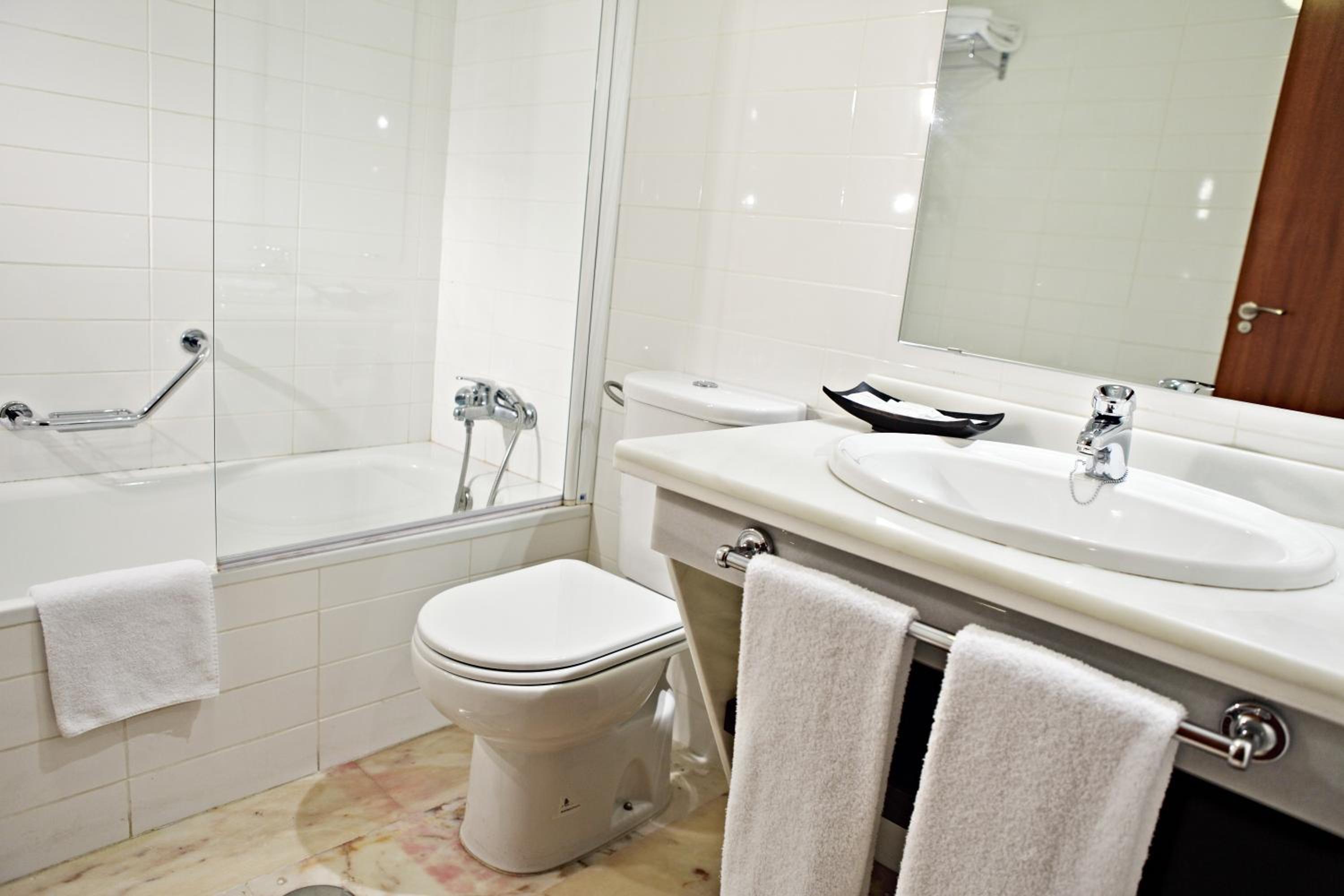 One-Bedroom Apartment (3 Adults) - Photo 14